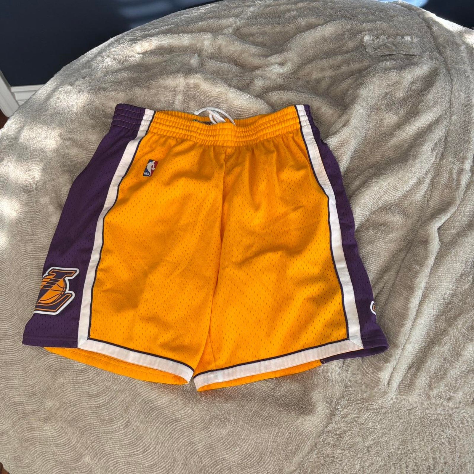 Mitchell & Ness Hardwood classics vintage la lakers Size US 34 / EU 50 - 1 Thumbnail