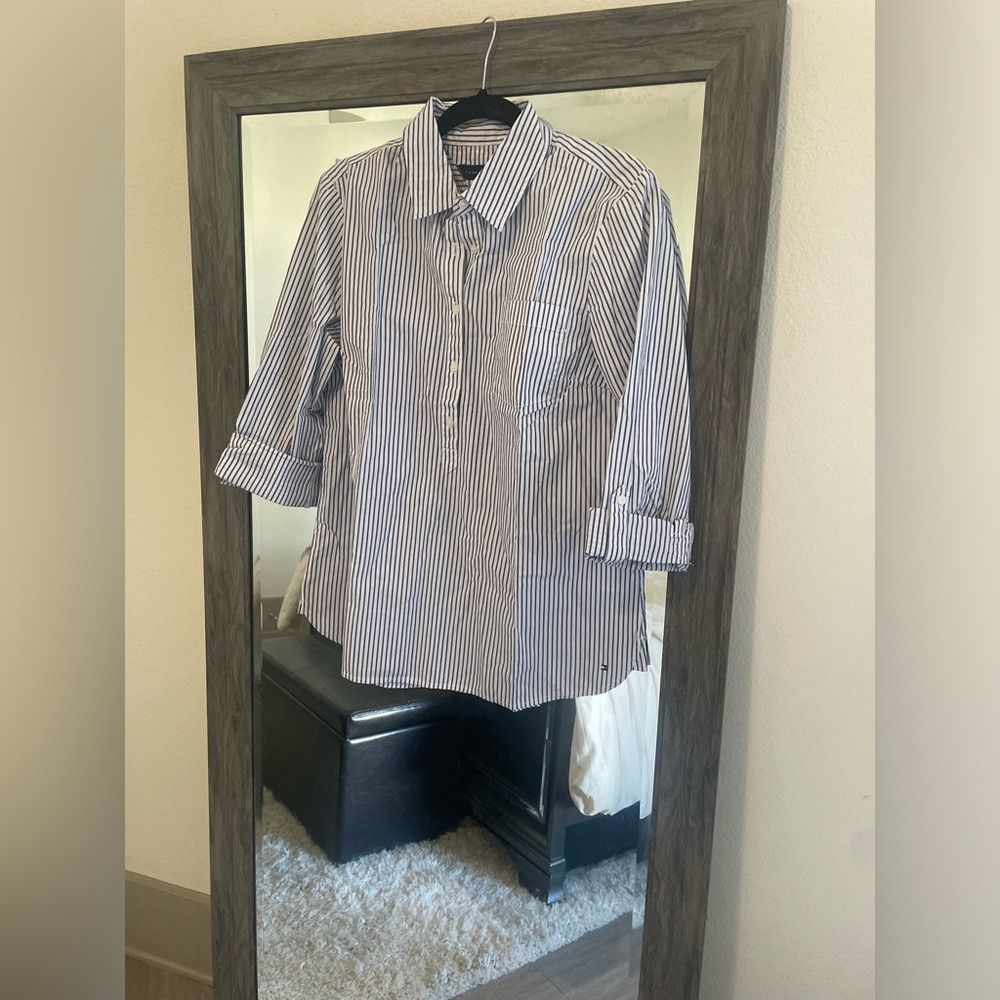 Tommy Hilfiger Tommy Hilfiger blue and white stripped button down blouse Size L / US 10 / IT 46 - 1 Thumbnail