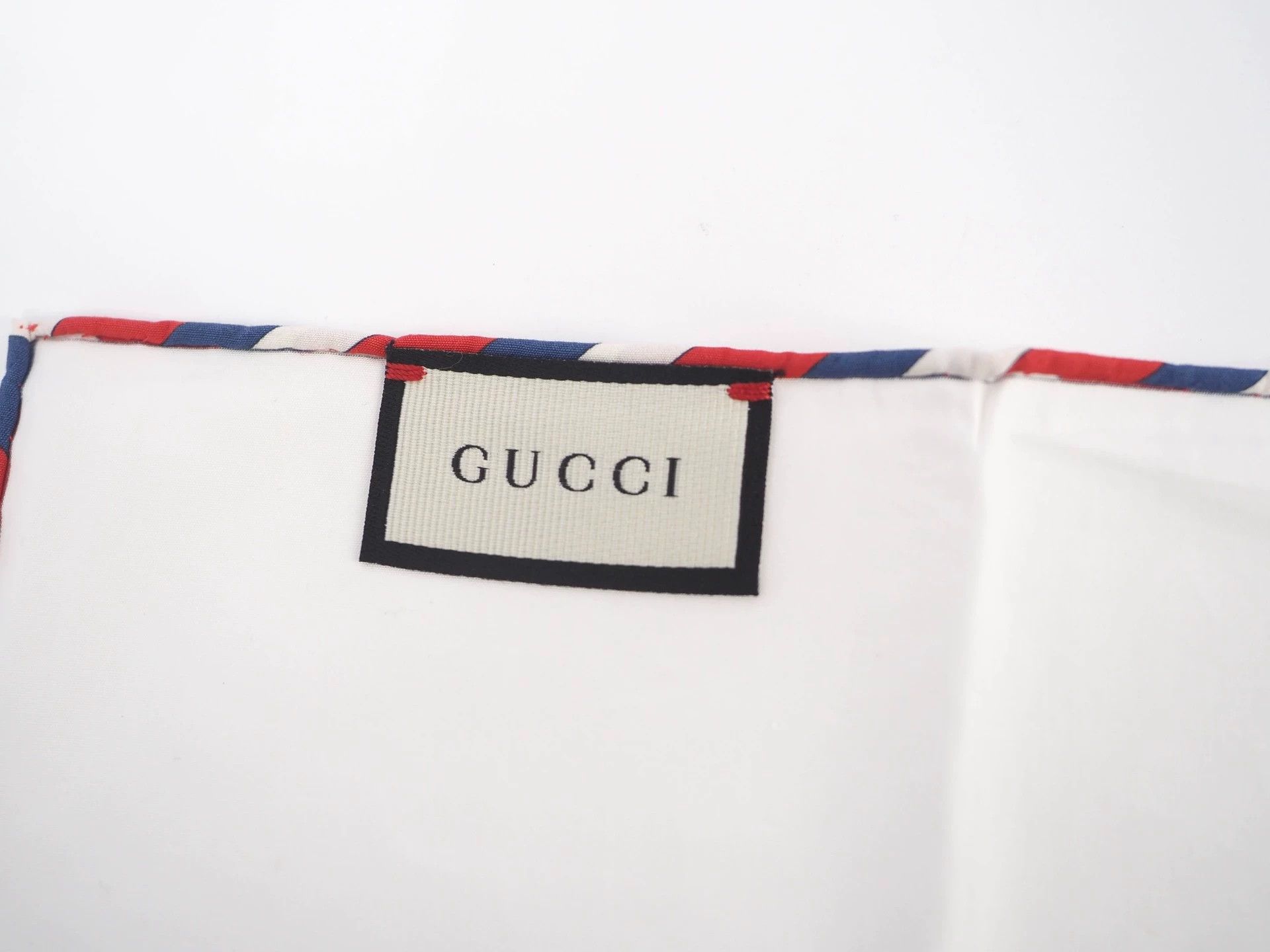 Gucci GUCCI White Embroidered Logo Square Handkerchief Size ONE SIZE - 5 Thumbnail