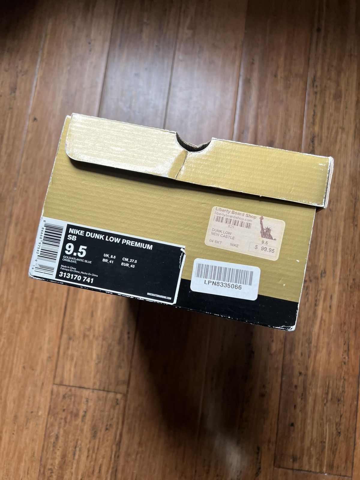 Nike SB Nike SB Dunk Low ‘Newcastle Brown Ale’ Size US 9.5 / EU 42-43 - 14 Thumbnail