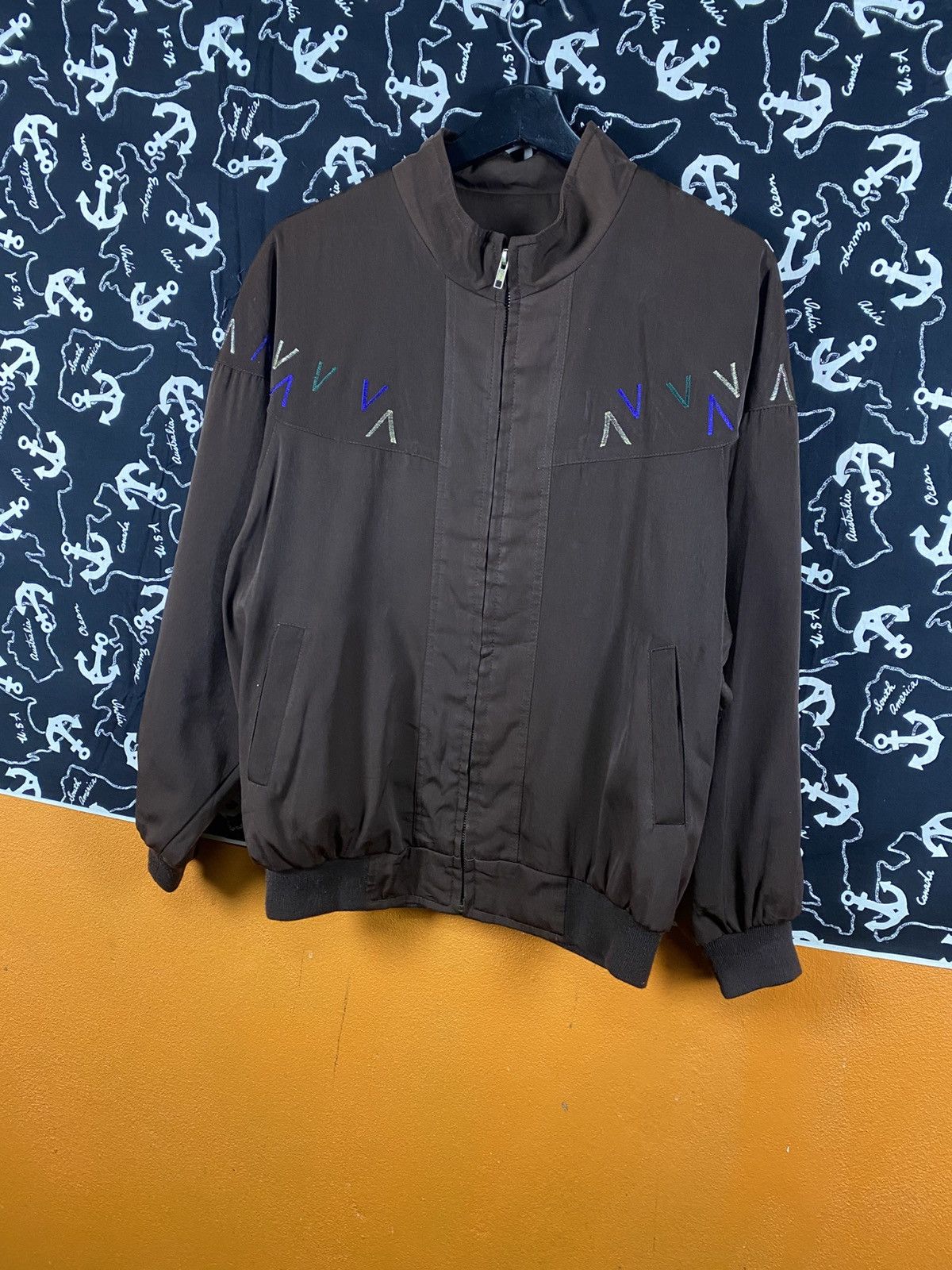 Vintage Vintage Brown Embroidered Bomber Jacket Zip-Up Retro Casual Size US M / EU 48-50 / 2 - 4 Thumbnail