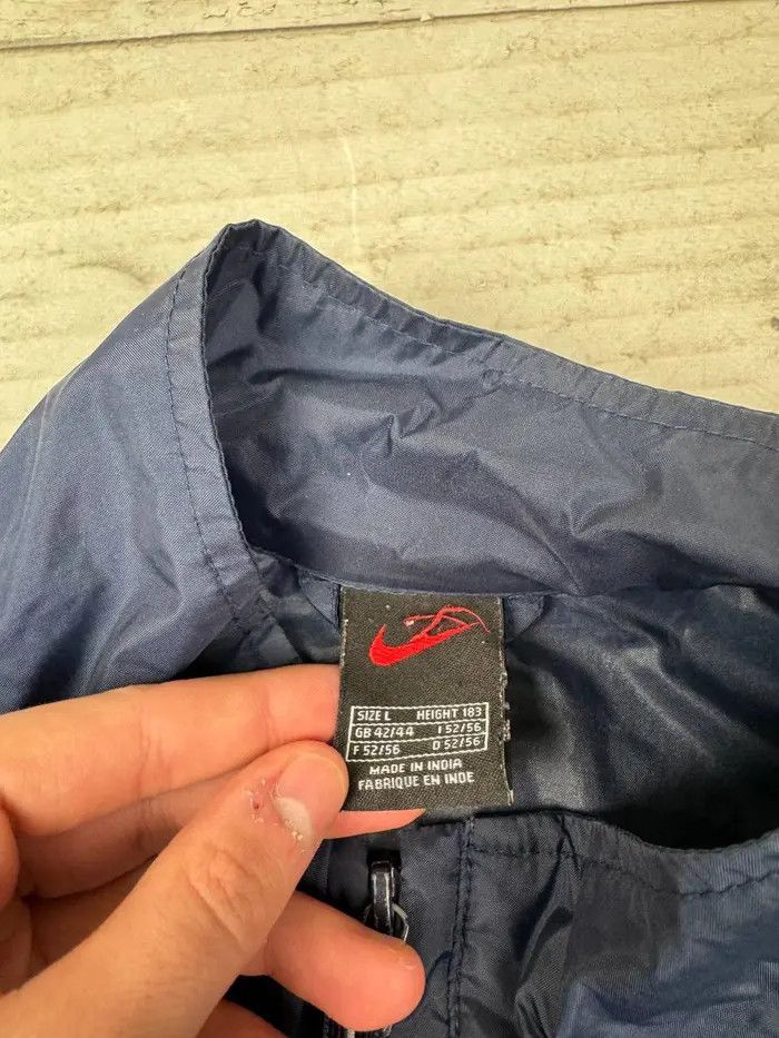Nike Vintage Nike Nylon Track Jacket 00s Striped Size US L / EU 52-54 / 3 - 9 Thumbnail
