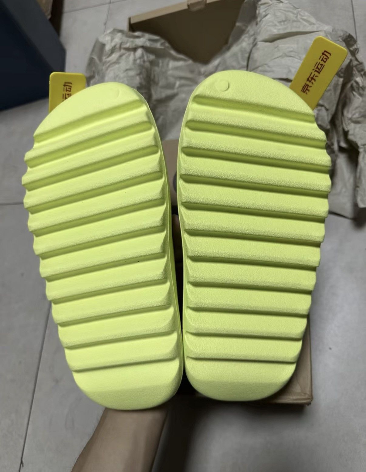 Adidas Adidas Yeezy Slide Glow Green HQ6447 K37 Size US 8 / EU 41 - 6 Thumbnail