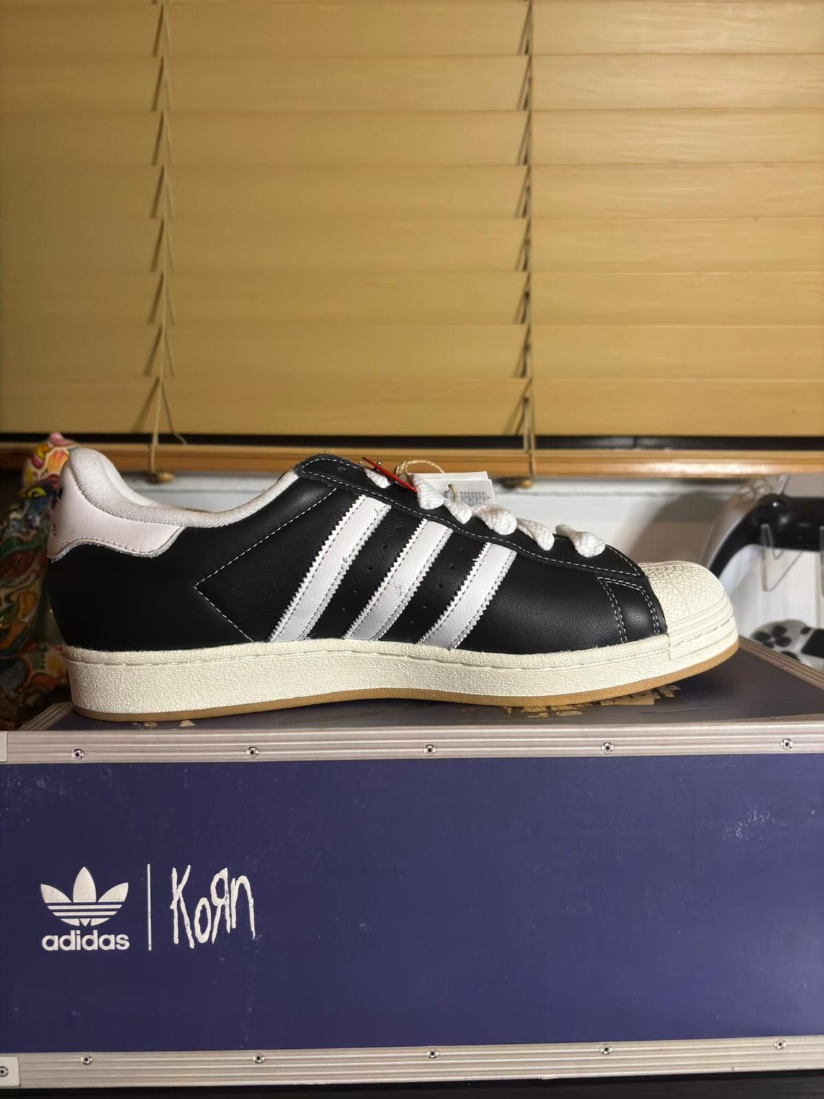 Adidas Adidas Superstar Korn 30th Anniversary edition in Core Black Size US 10 / EU 43 - 1 Thumbnail