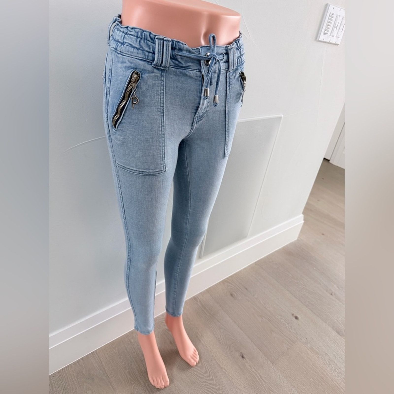 Other New Y2K Pitbull Buttlifting Light Blue Jeans.98% cotton. Size 24" / US 00 / IT 34 - 8 Thumbnail