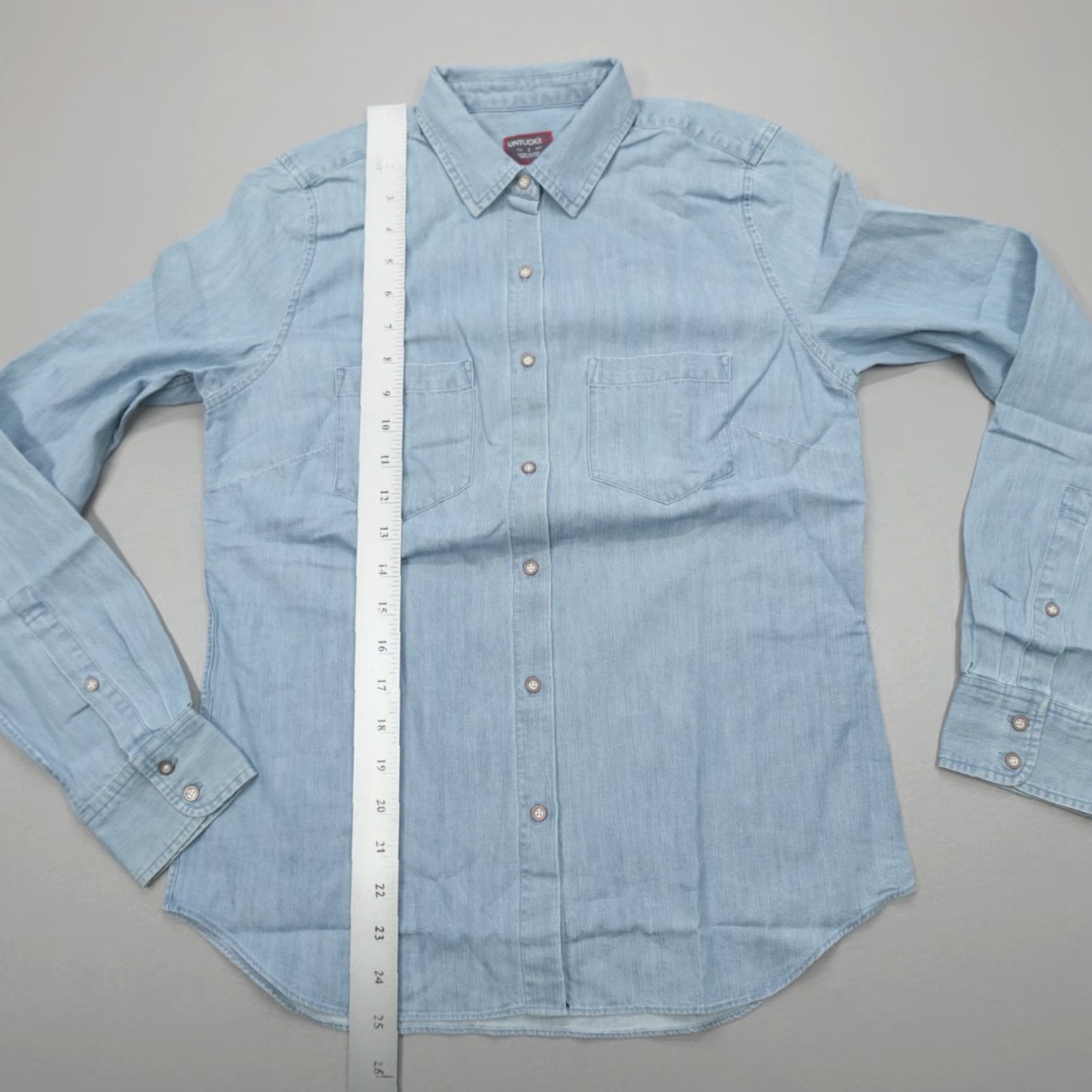 UNTUCKit UNTUCKit Alleanza Button Front Shirt Women's Size 2 Blue Chambray Regular Shirt Women Blue Chambray Basic Button-Up Casual Womens Size XS / US 0-2 / IT 36-38 - 5 Thumbnail