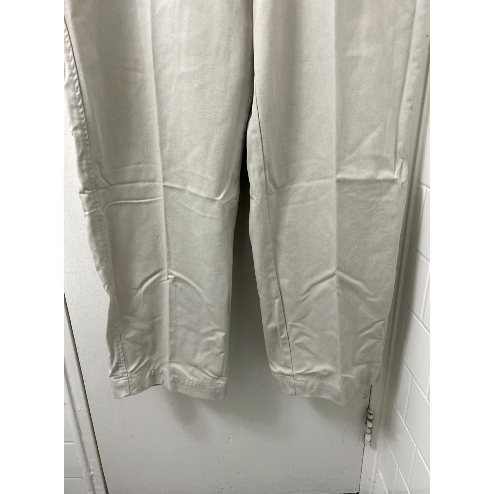 Gap Gap Mens Chino Pants 42x30 Beige Regular Slimming Flat Front Button Zip 98% Cotton 2% Spandex Straight Leg NWT Size US 42 / EU 58 - 3 Thumbnail