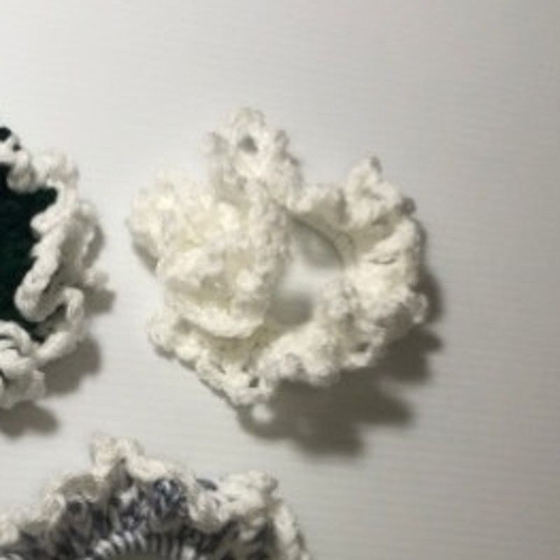 Handmade NWT Handmade Crocheted Hair Scrunchie by Dawny Set of 3 Size ONE SIZE - 4 Thumbnail