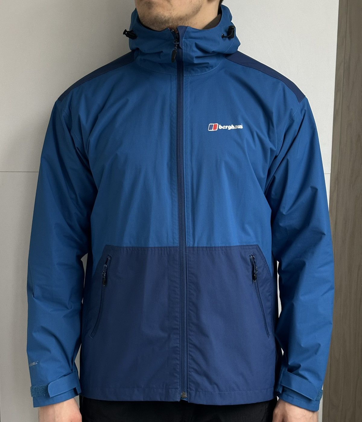 Berghaus Berghaus Hydroshell Lightweight Hooded Waterproof Jacket Size US XL / EU 56 / 4 - 1 Thumbnail