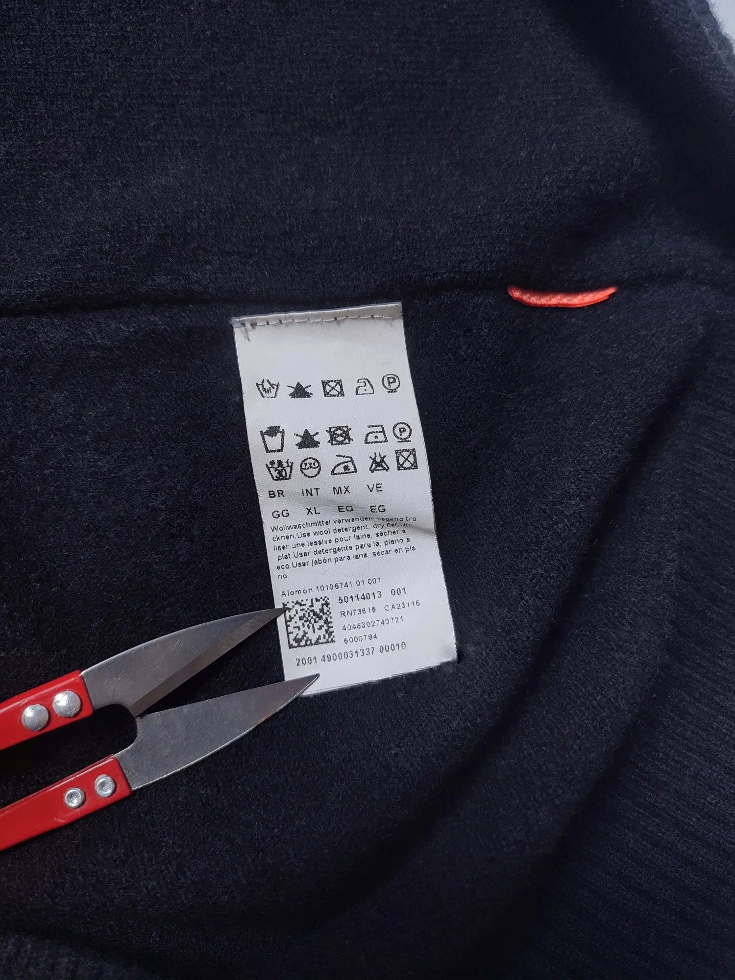 Hugo Boss × Vintage Hugo Boss Vintage Wool Sweater Size US M / EU 48-50 / 2 - 15 Thumbnail
