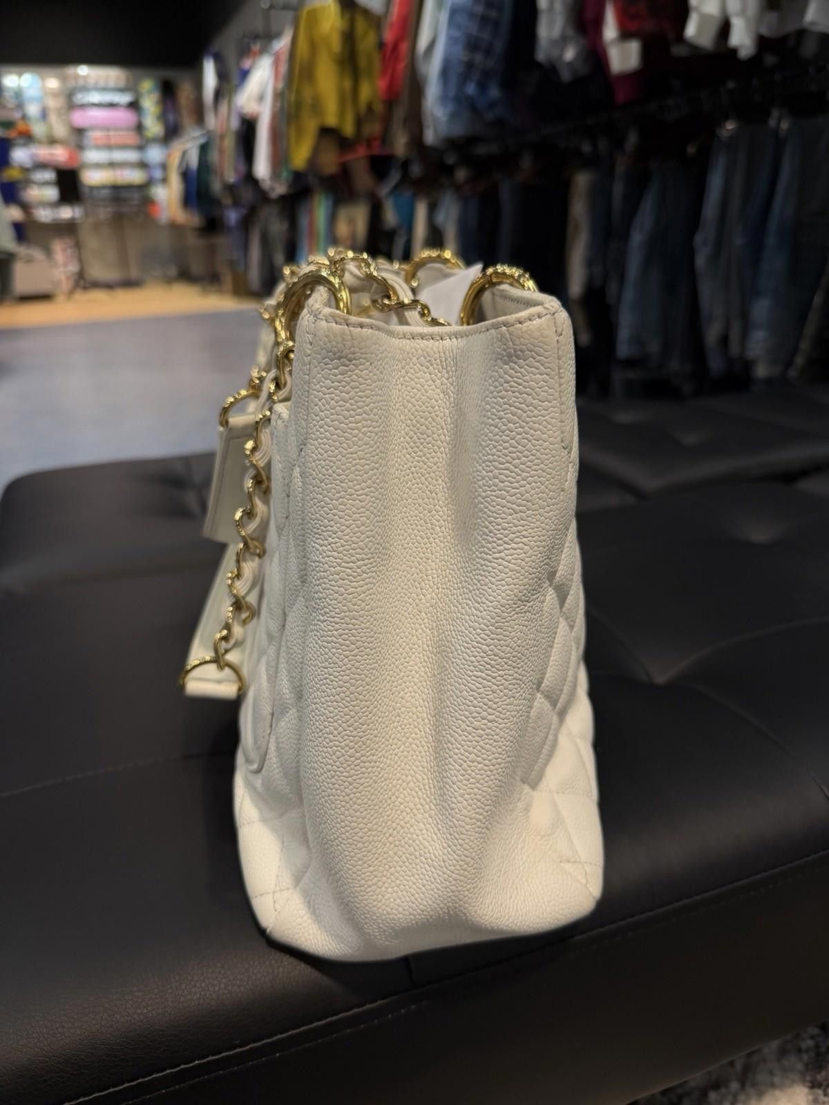 Chanel CHANEL CAVIAR QUILTED LARGE SHOPPING TOTE SHOULDER BAG WHITE Size ONE SIZE - 8 Thumbnail