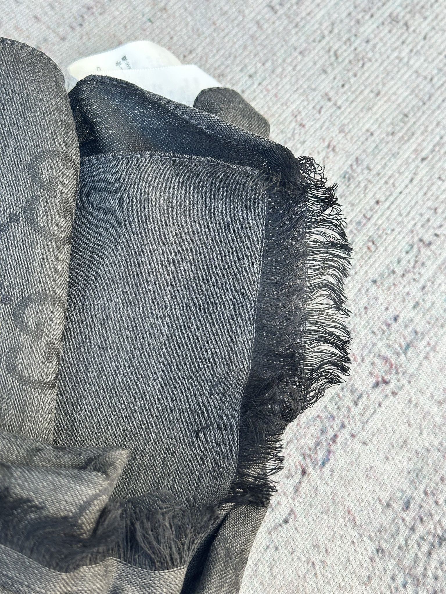Gucci Gucci Shawl GG Monogram Wool and Silk Gray Logo Size ONE SIZE - 8 Thumbnail