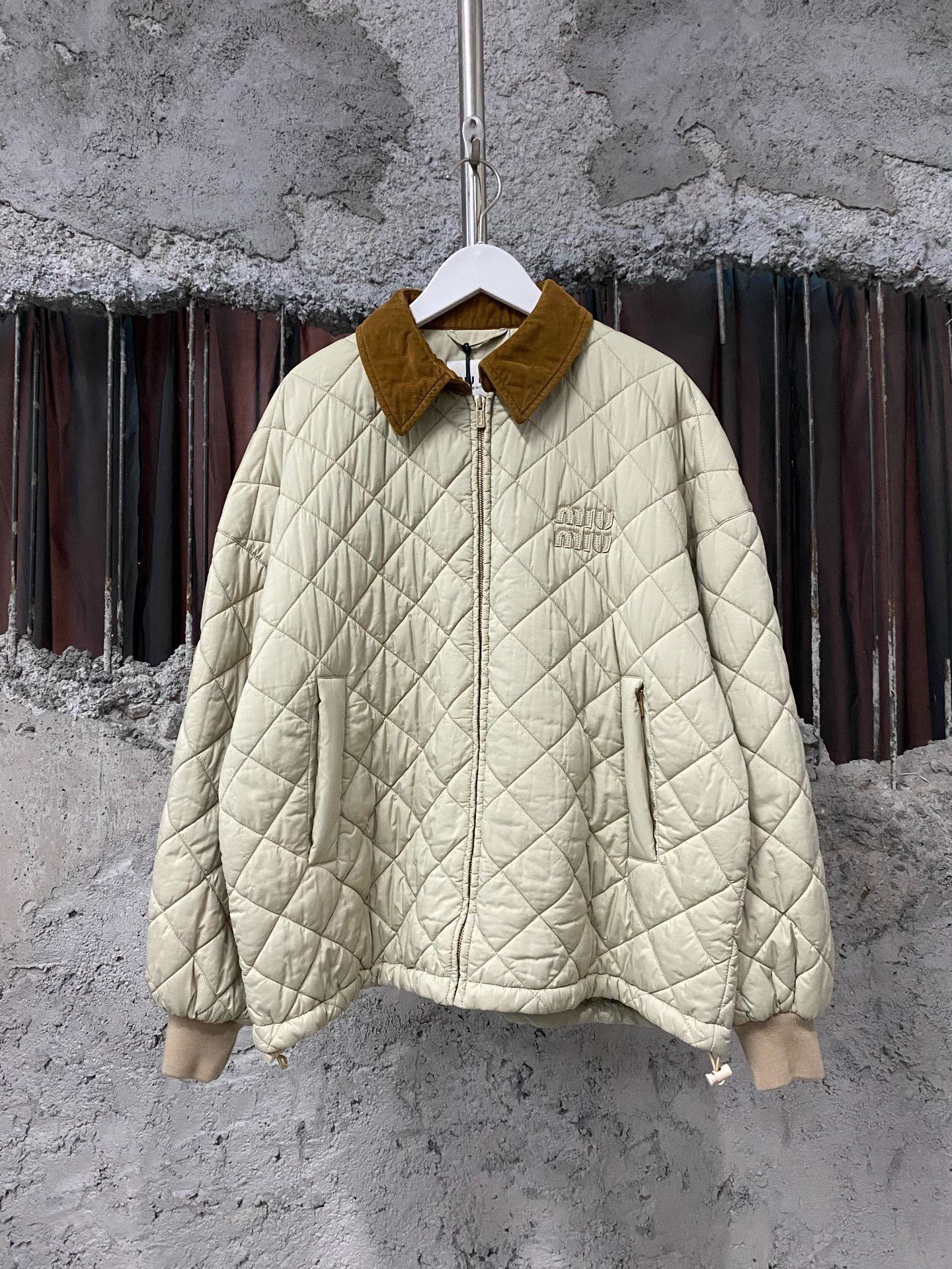 Miu Miu Miu Miu Down Down Jacket M Women Size M / US 6-8 / IT 42-44 - 1 Thumbnail