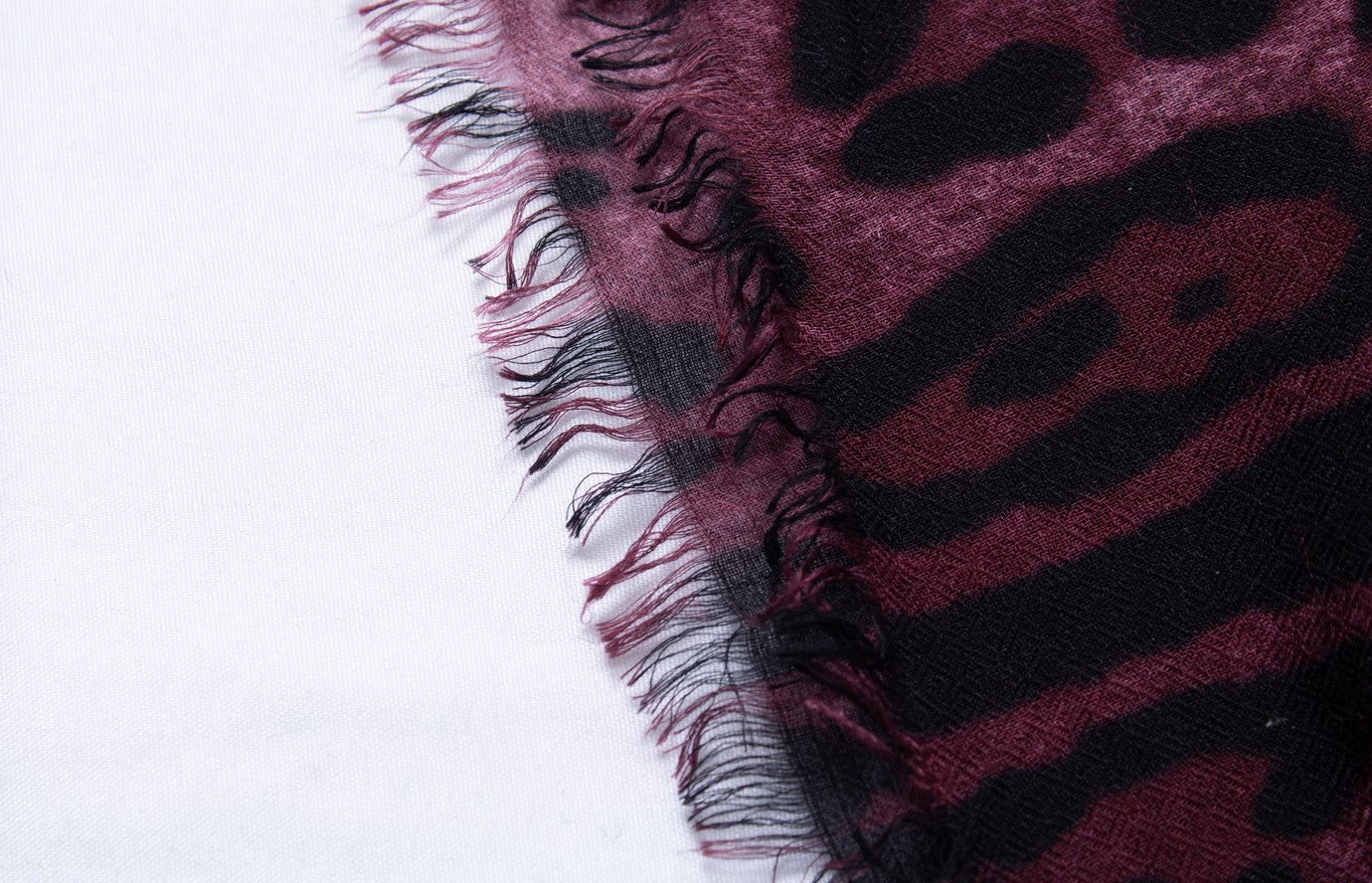 Dolce & Gabbana Dolce & Gabbana, leopard printed scarf in purple Size ONE SIZE - 5 Thumbnail