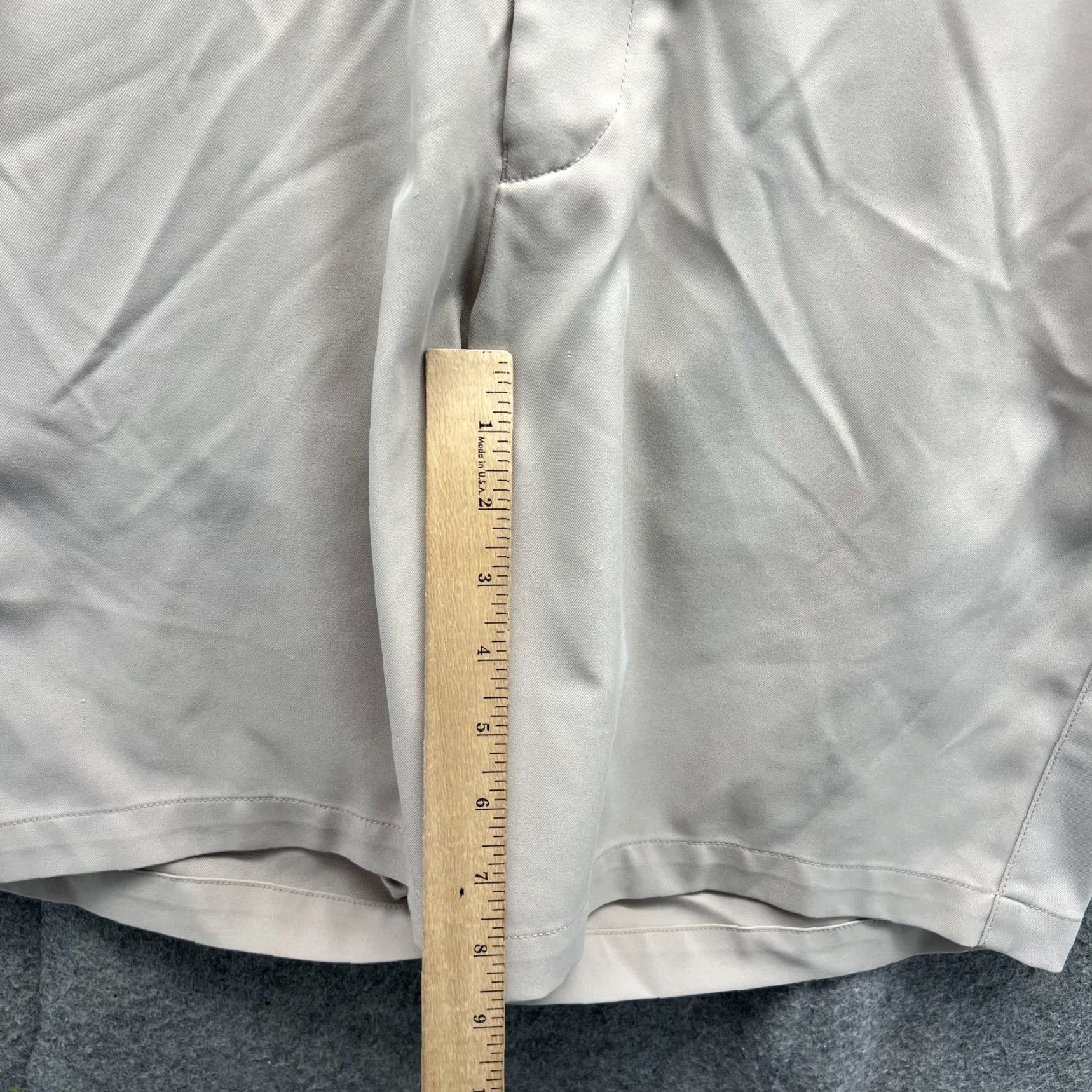 Peter Millar Peter Millar Shorts Men 35 Casual Chino Flat Front Beige Cotton Button Front Regular Inseam 9in Tan Khaki Vintage No Mens Size US 35 - 6 Thumbnail