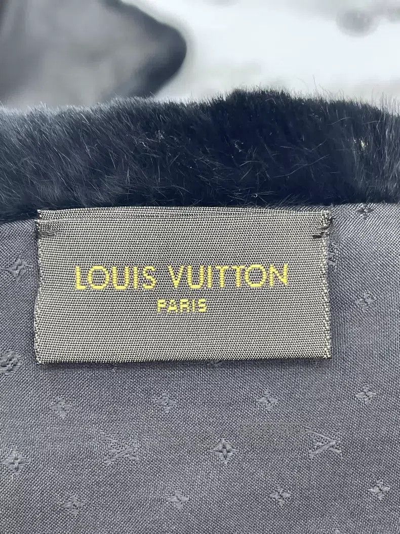 Louis Vuitton Black and pink jacquard logo fur scarf