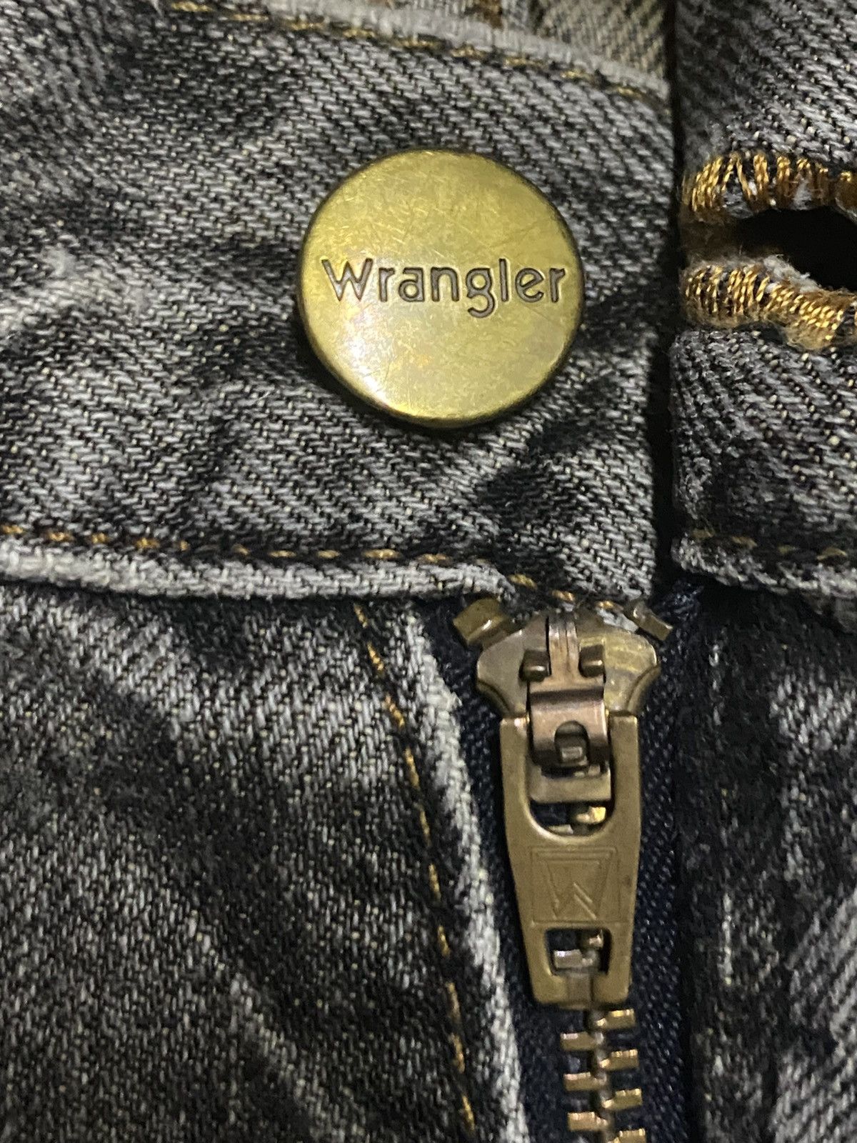 Wrangler Vintage Wrangler Faded Wash Distressed Jeans Size US 29 - 11 Thumbnail