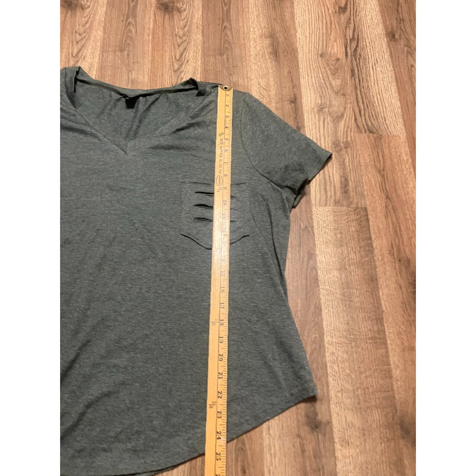 Shein Shein Curve Shirt Women's Plus Size 2XL Green V-neck Pocket Tee Size XXL / US 16-18 / IT 52-54 - 7 Thumbnail