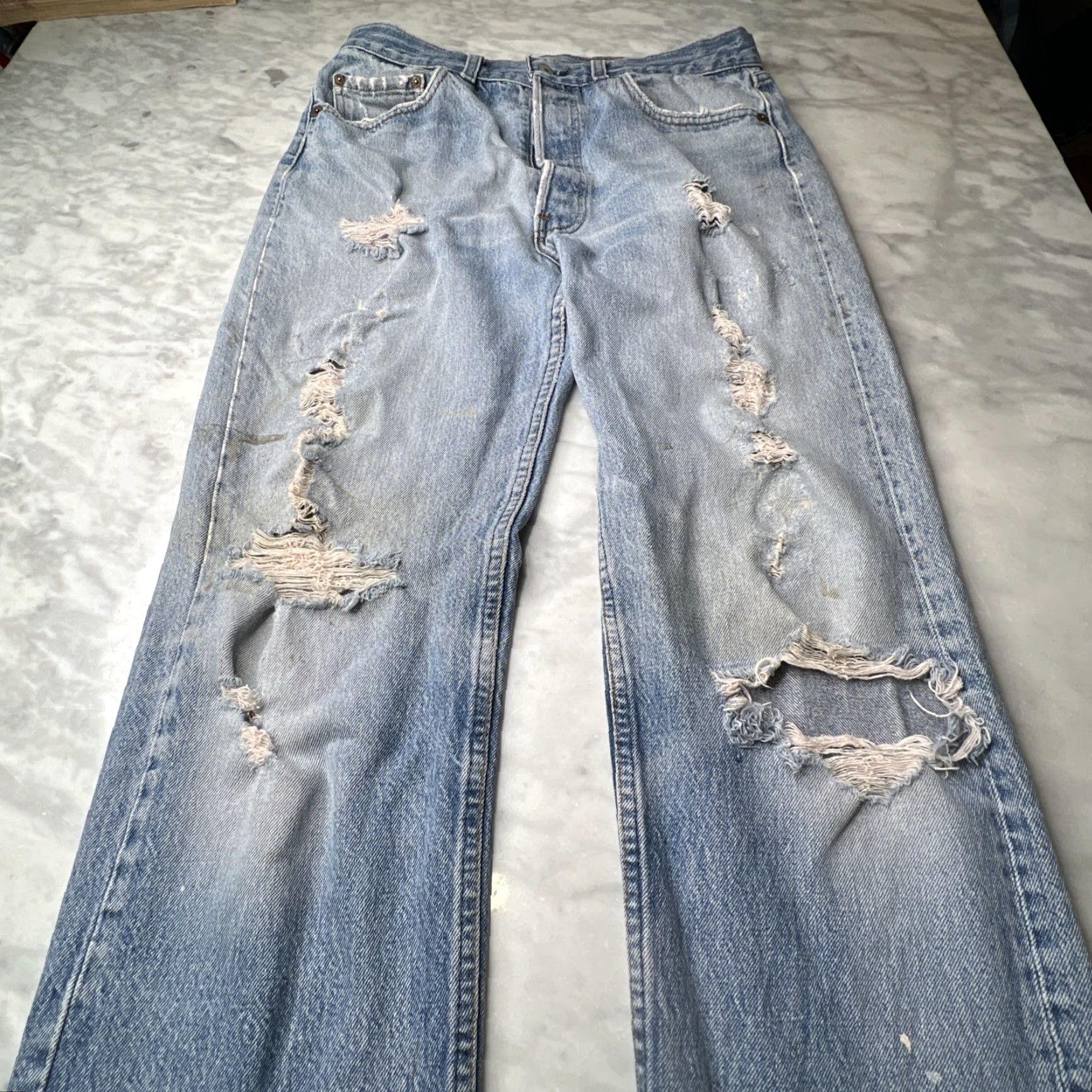 Levi's VINTAGE Levi's 501 Jeans 34x34 Button Fly 80s Thrashed Distressed Blue Denim Mens Regular 5-Pocket USA Size US 34 / EU 50 - 3 Thumbnail