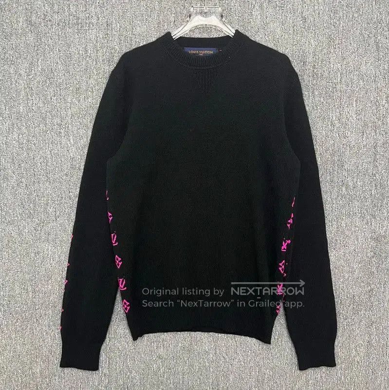Louis Vuitton Black Wool Knit Sweater .