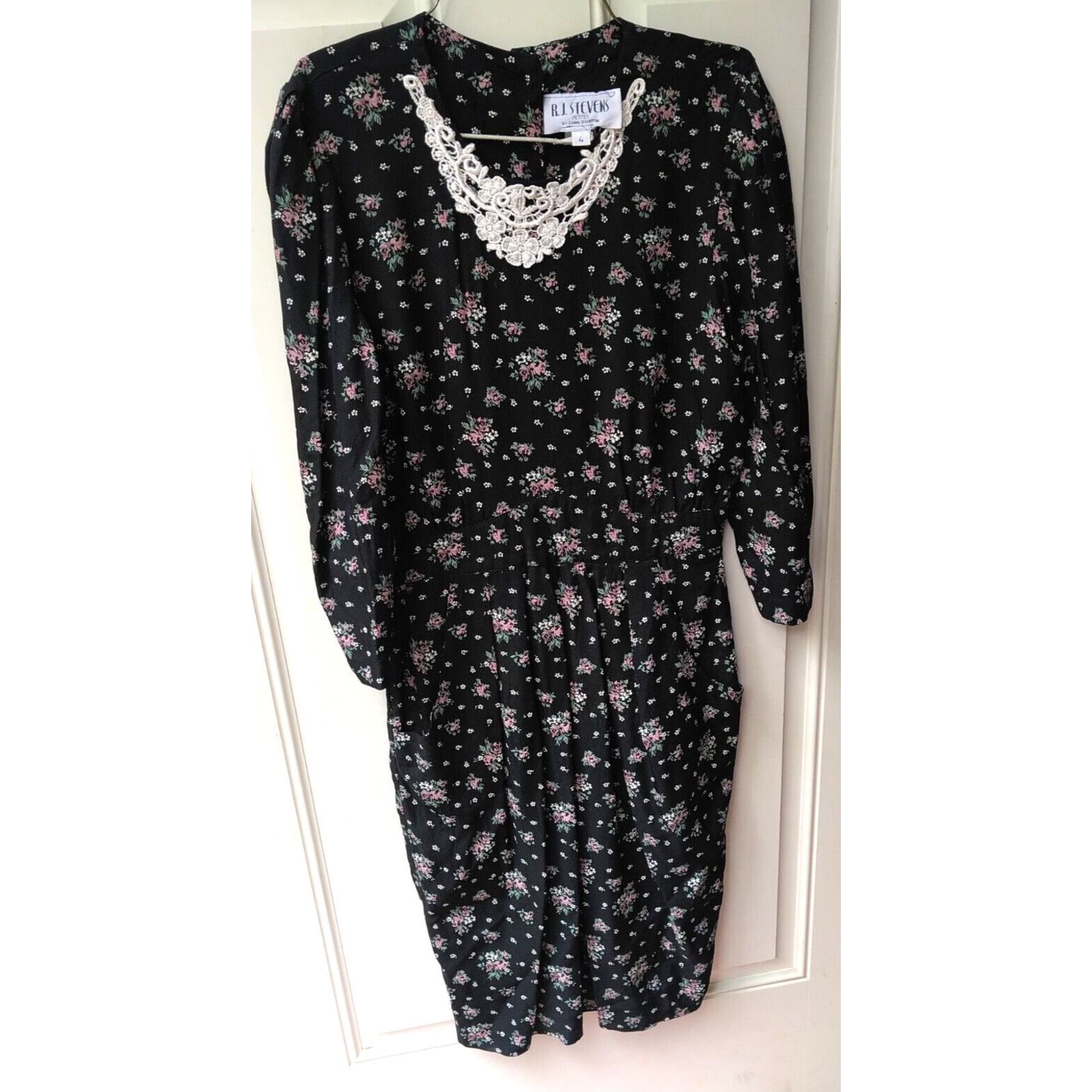 The Unbranded Brand R J Stevens Carol Escritor Womens Size 4 P Black Pink Floral Size S / US 4 / IT 40 - 1 Thumbnail