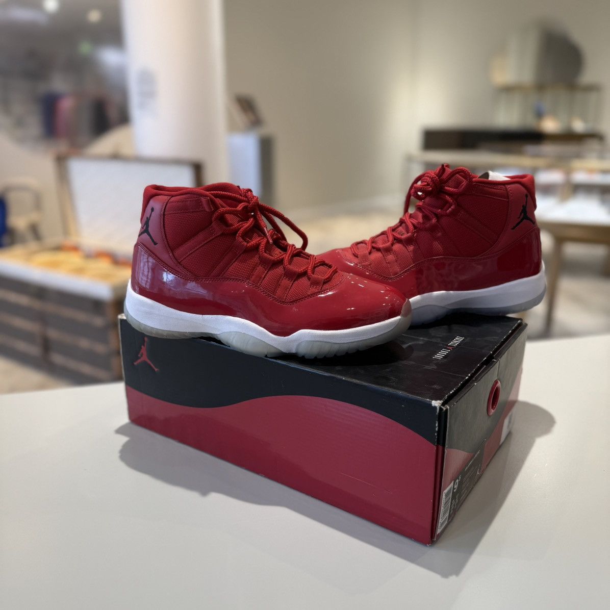 Nike Air Jordan 11 Retro Win Like 96 Size US 9.5 / EU 42-43 - 1 Thumbnail