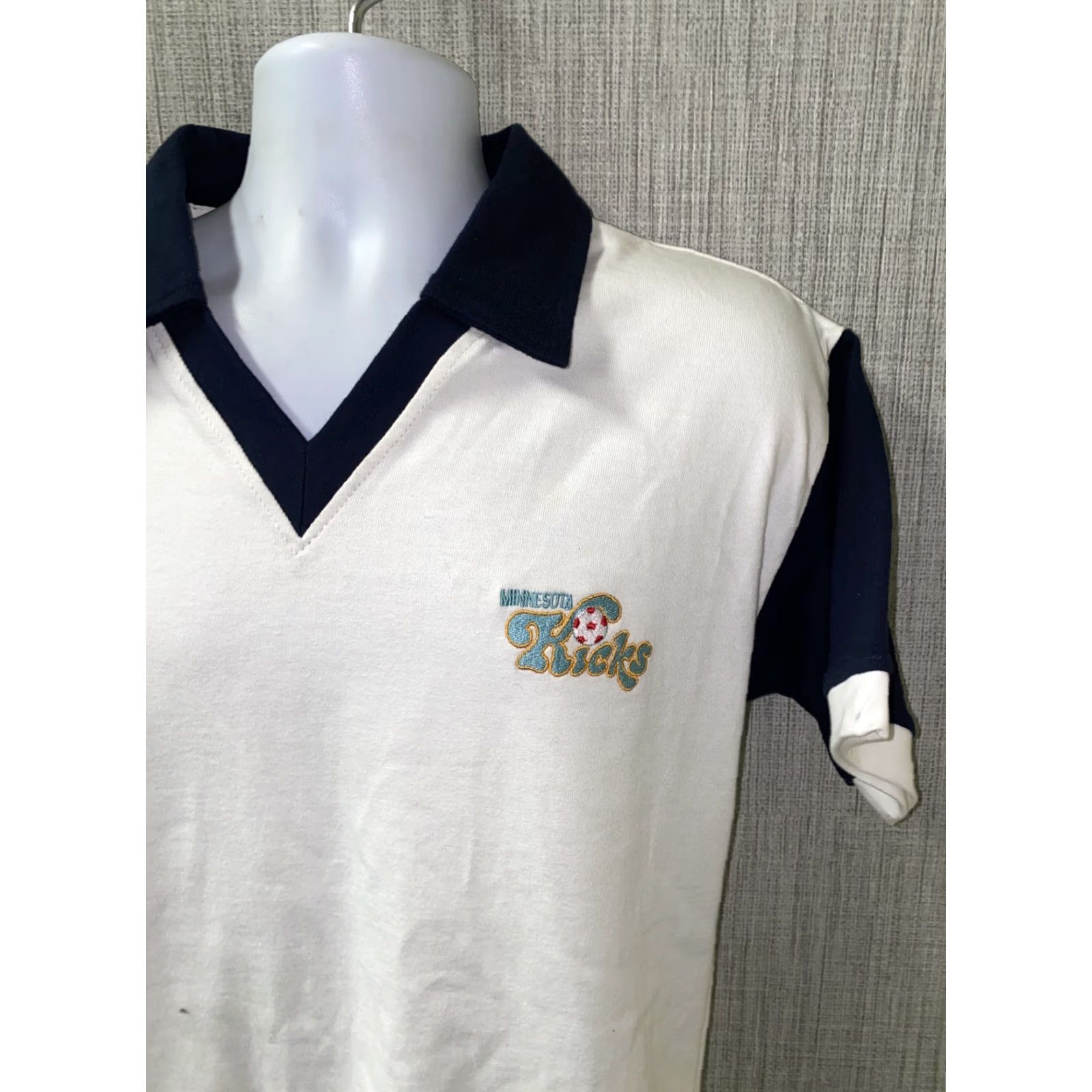 Toffs VINTAGE Toffs Minnesota Kicks Soccer Polo Shirt V-Neck Mens S White/Navy Blue NWT Size US S / EU 44-46 / 1 - 2 Thumbnail
