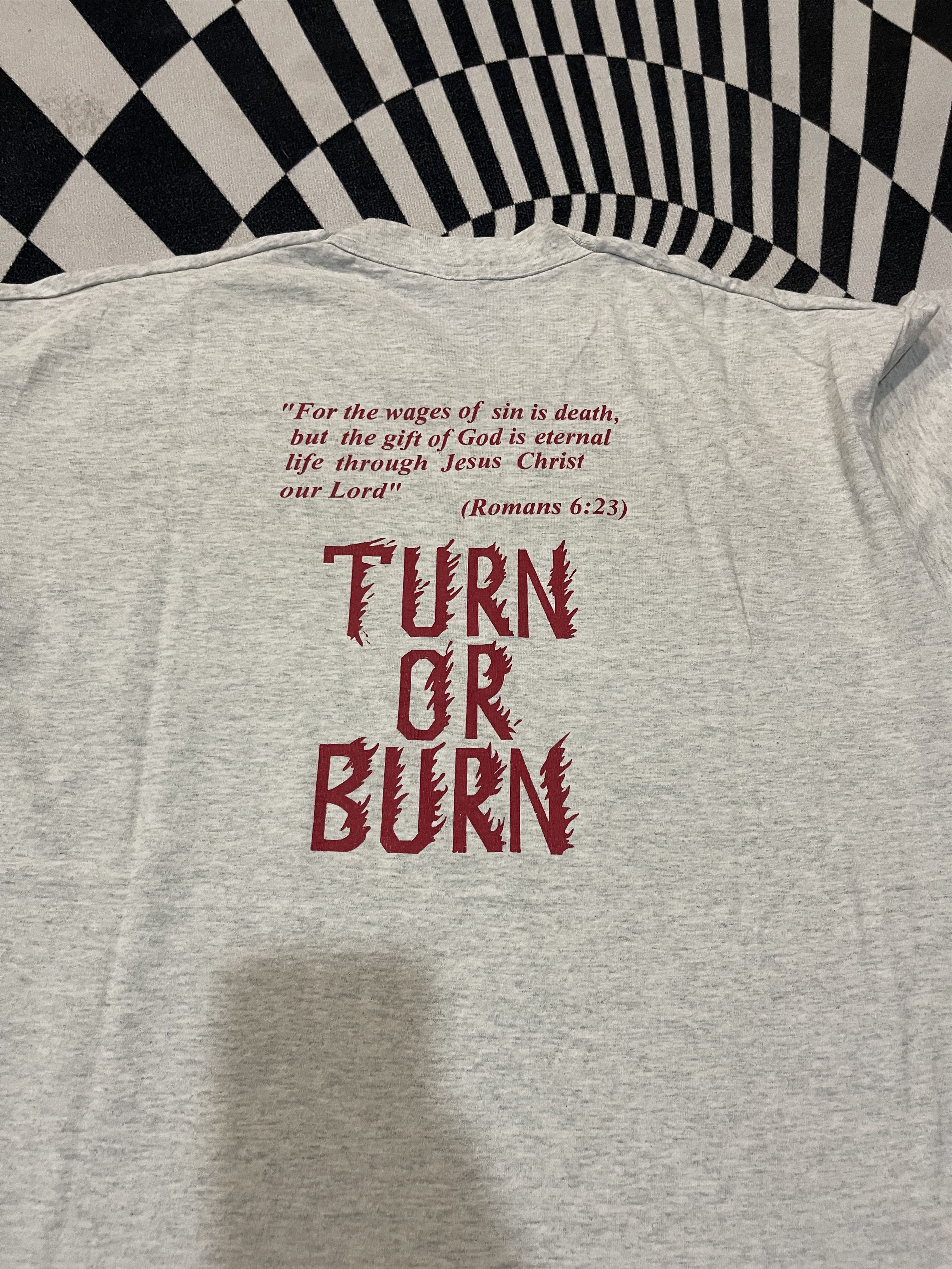 Vintage 🔥 RARE 90s VINTAGE "TURN OR BURN" CHRISTIAN TEE 🔥 Size US XL / EU 56 / 4 - 4 Thumbnail