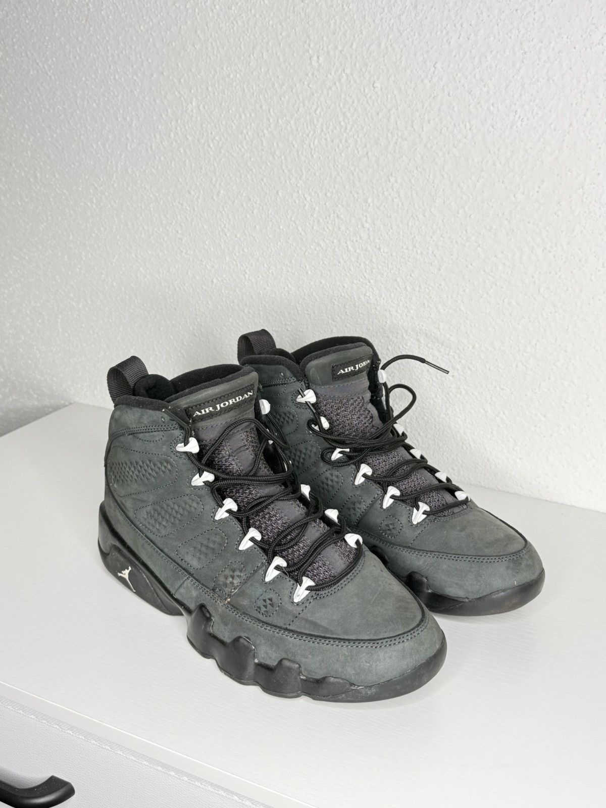 Nike Jordan 9 Retro Anthracite Size US 9.5 / EU 42-43 - 1 Thumbnail