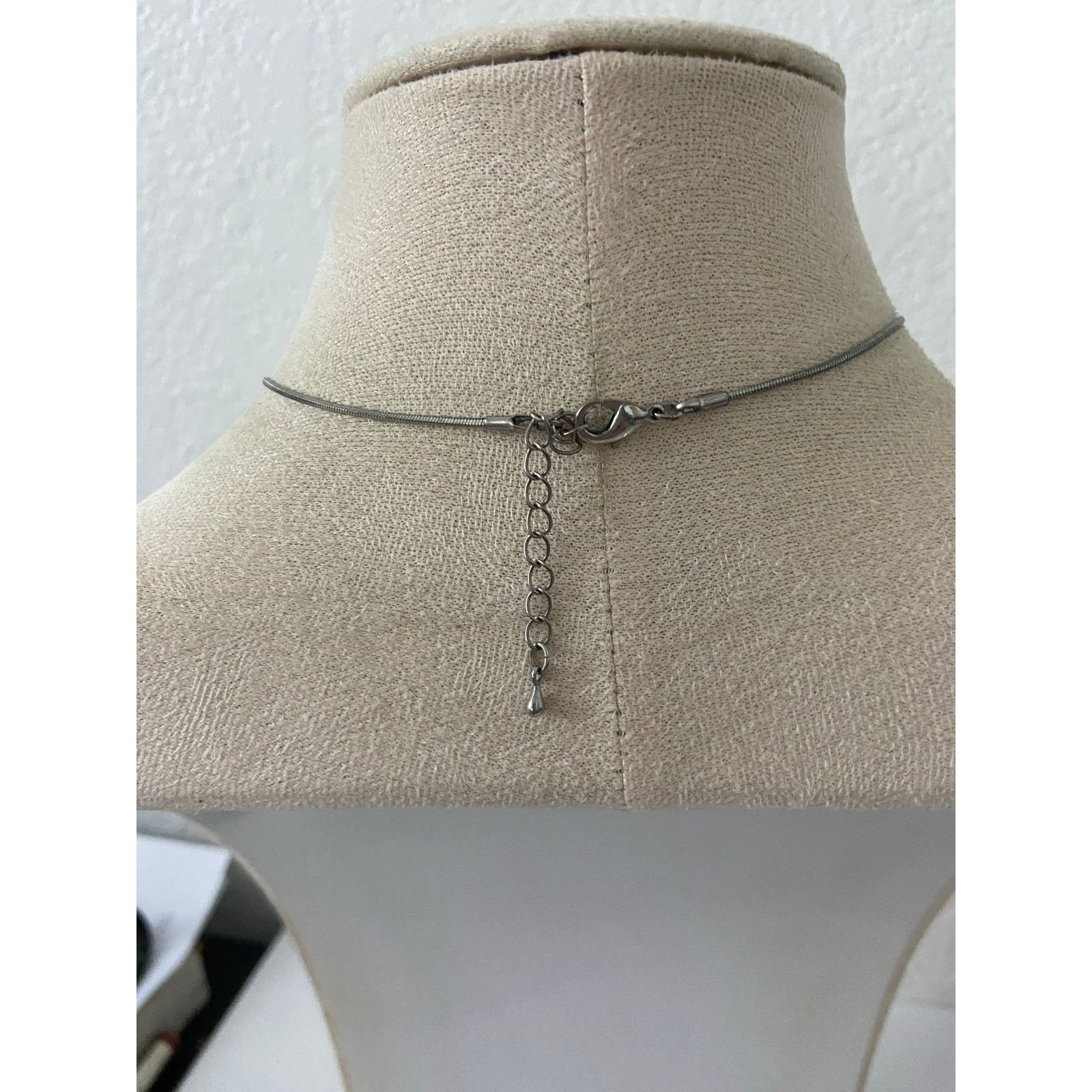 Handmade Key necklace, silver tone Size ONE SIZE - 4 Thumbnail