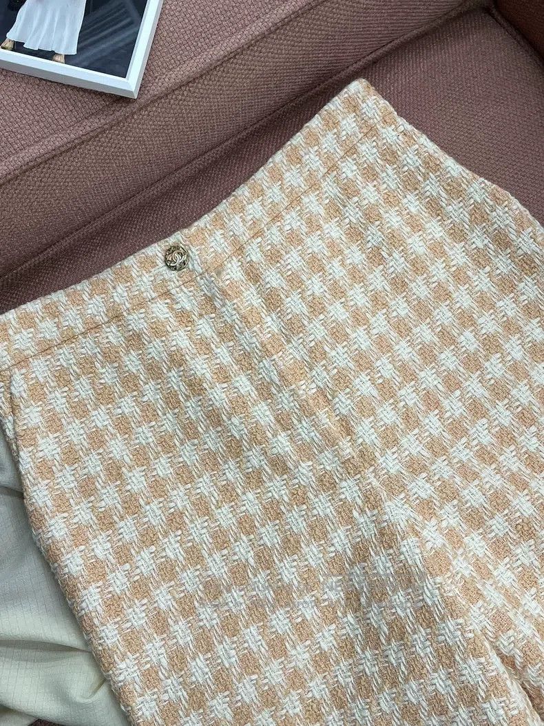 Chanel Chanel 23S spring and summer orange plaid tweed trousers c Size 26" / US 2 / IT 38 - 3 Thumbnail