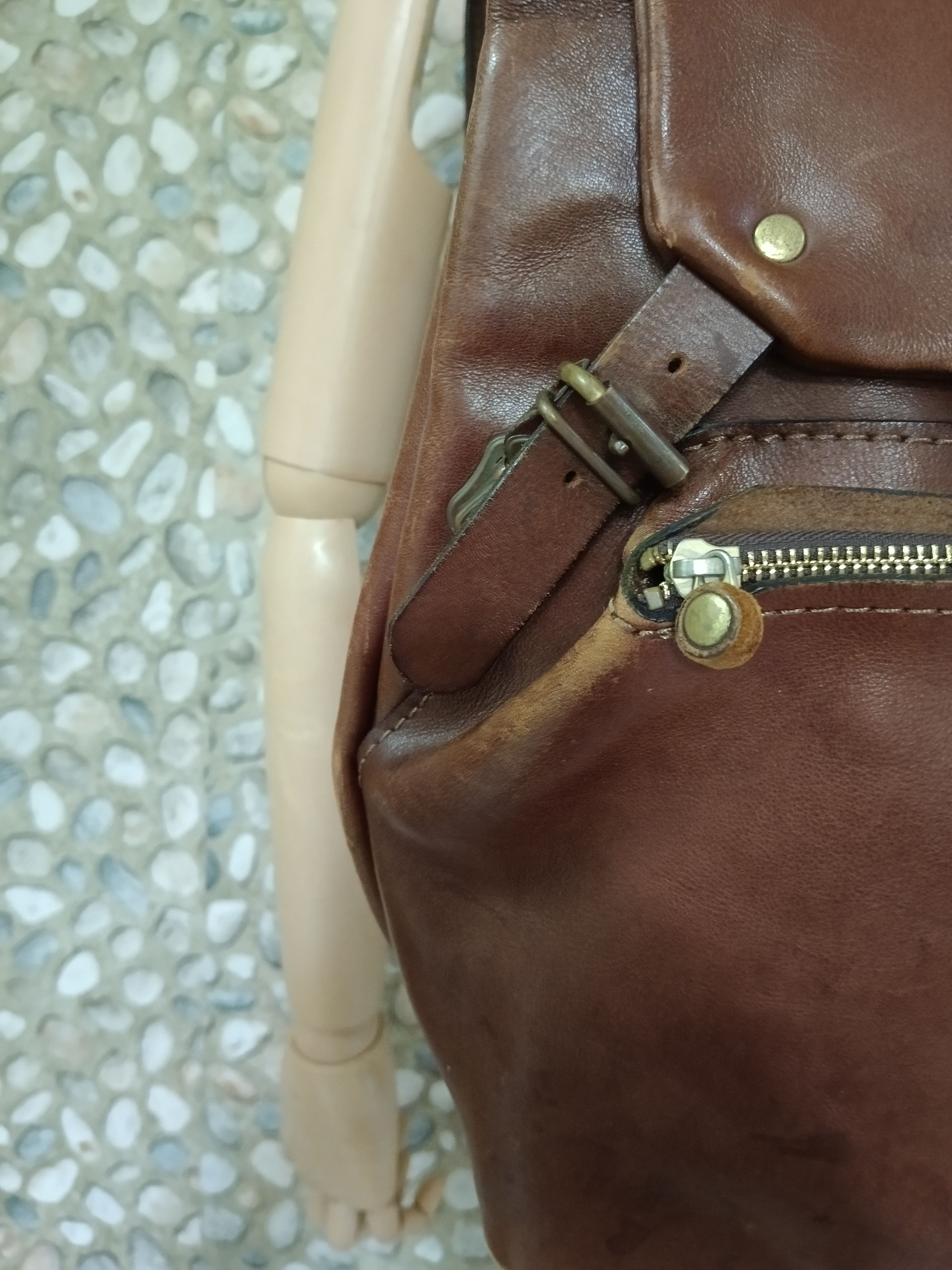 Leather HERZ PATINS LEATHER R-135 Star Backpack" dalam tajuk. Size ONE SIZE - 3 Thumbnail