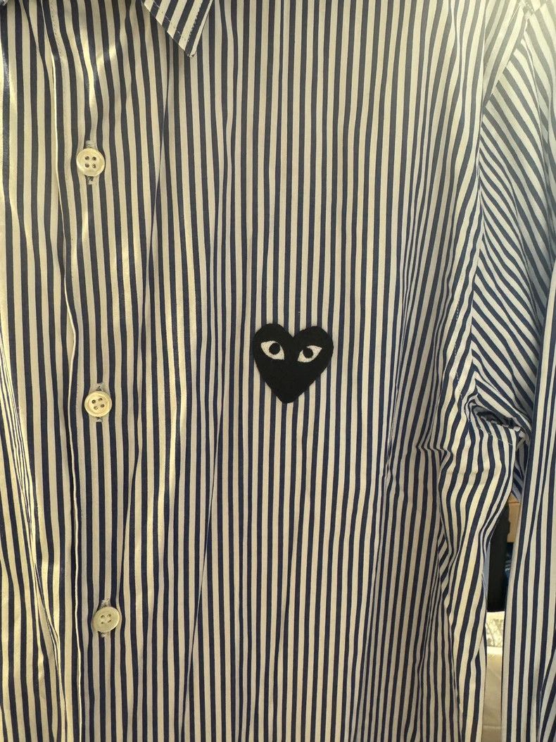 Comme des Garcons Comme Des Garcons Play Series Classic Shirt White Blue Nav Size US M / EU 48-50 / 2 - 2 Thumbnail