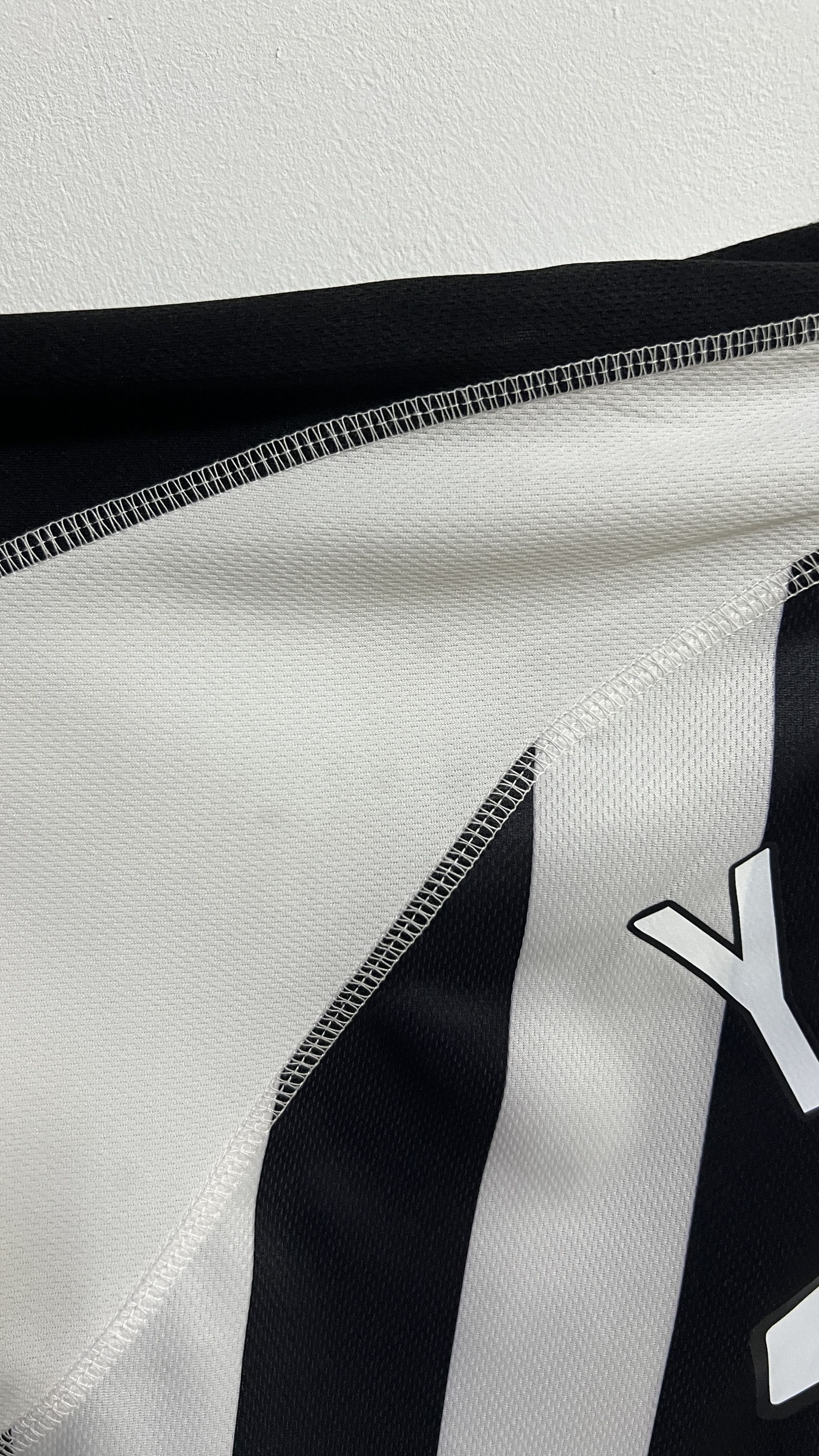 Other (L) St. Mirren 2000-01 Home Shirt Yardley #11 Kit (L) Size US L / EU 52-54 / 3 - 9 Thumbnail