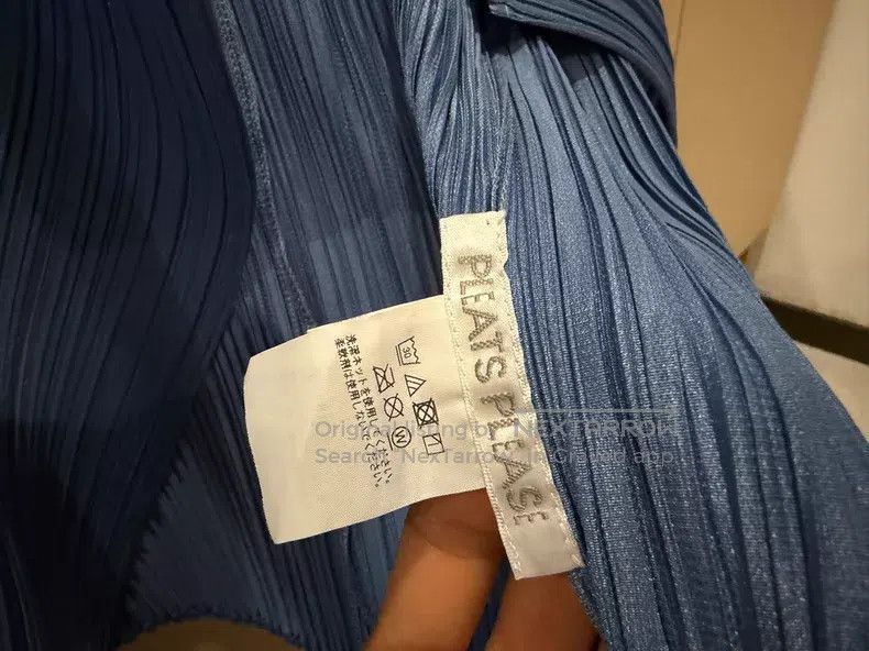Issey Miyake Issey Miyake Blue pleated long-sleeve top Size L / US 10 / IT 46 - 1 Thumbnail