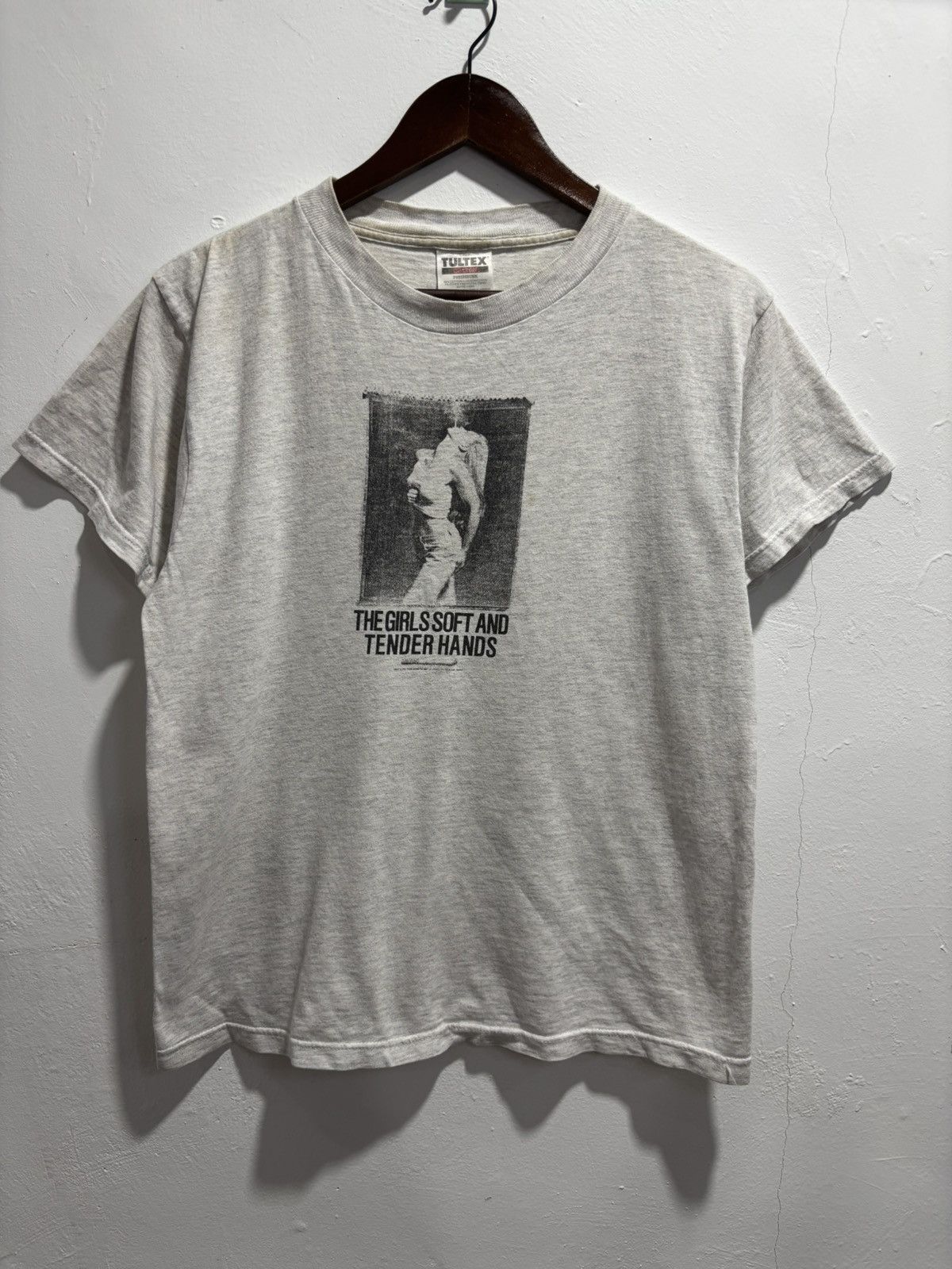 Vintage Vintage Traci Lords Erotic Smokes Art Tshirt Size US L / EU 52-54 / 3 - 1 Thumbnail
