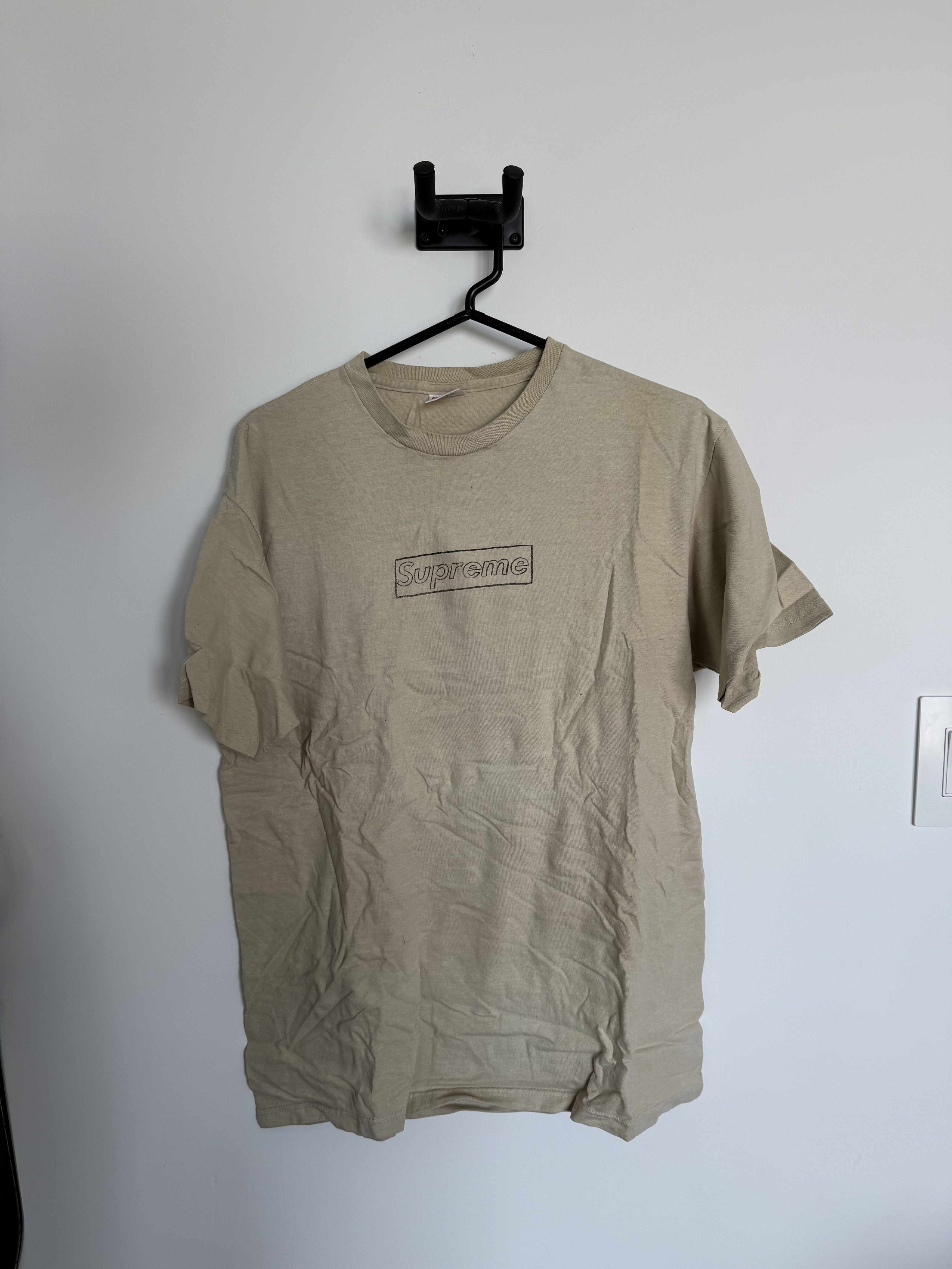 Kaws × Supreme Supreme x Kaws Size US M / EU 48-50 / 2 - 1 Thumbnail