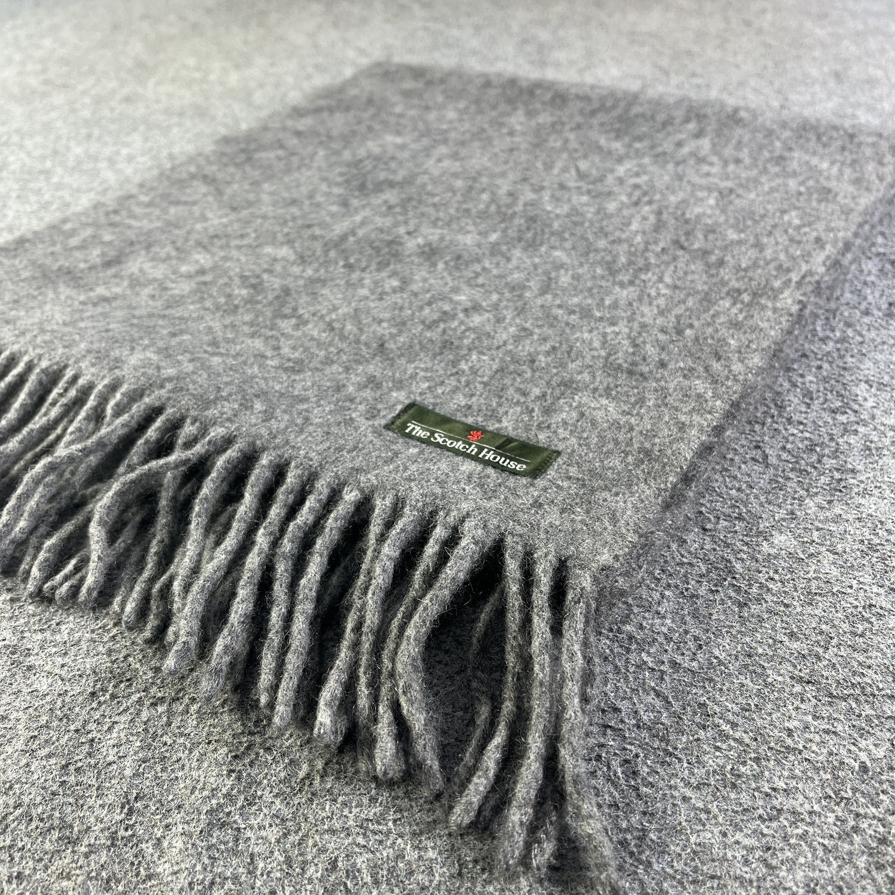 Johnstons Of Elgin Scarf / Muffler / Neckwear T1136