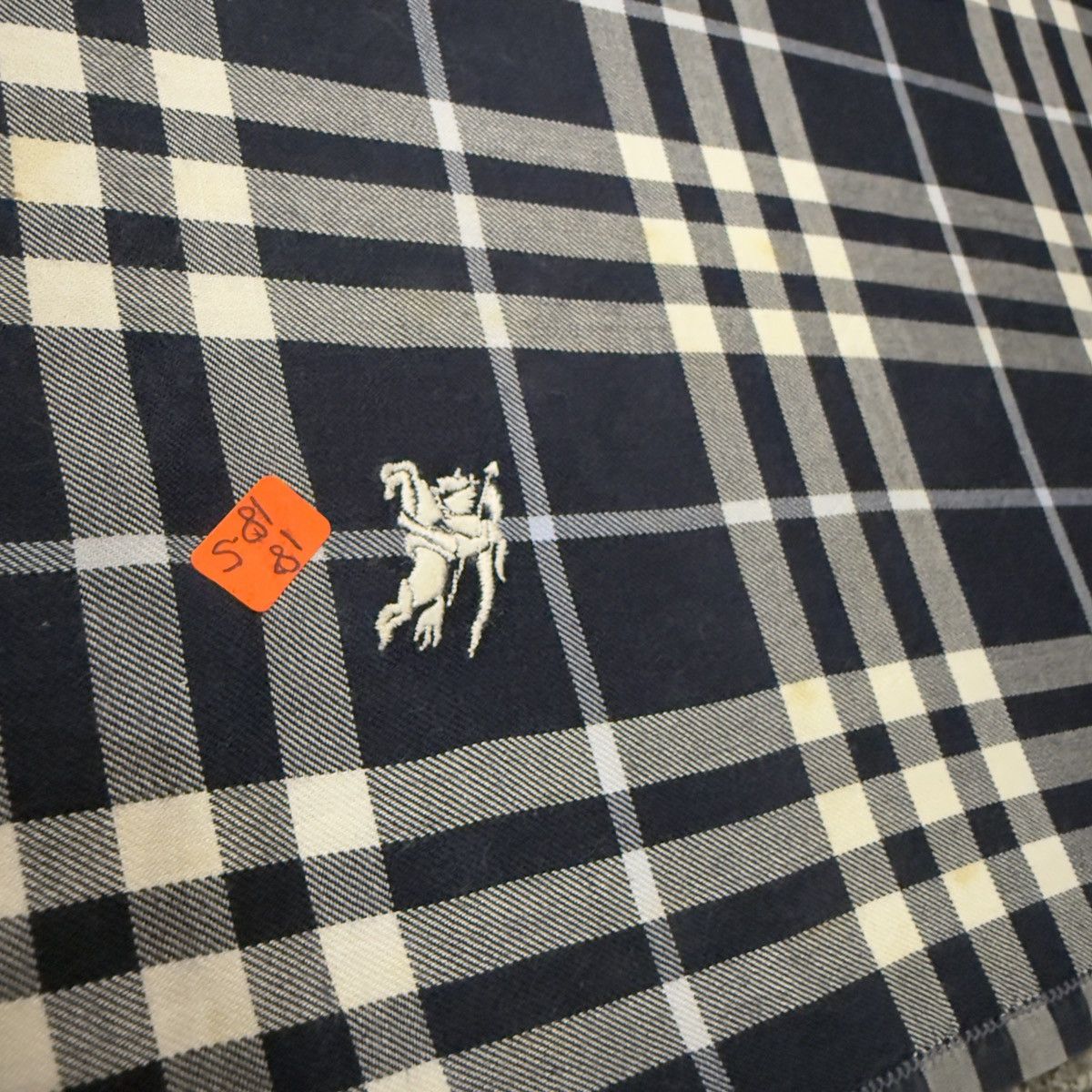 Burberry 🔥Handkerchief | Neckerchief | Bandana | Pocket-square | Size ONE SIZE - 5 Thumbnail