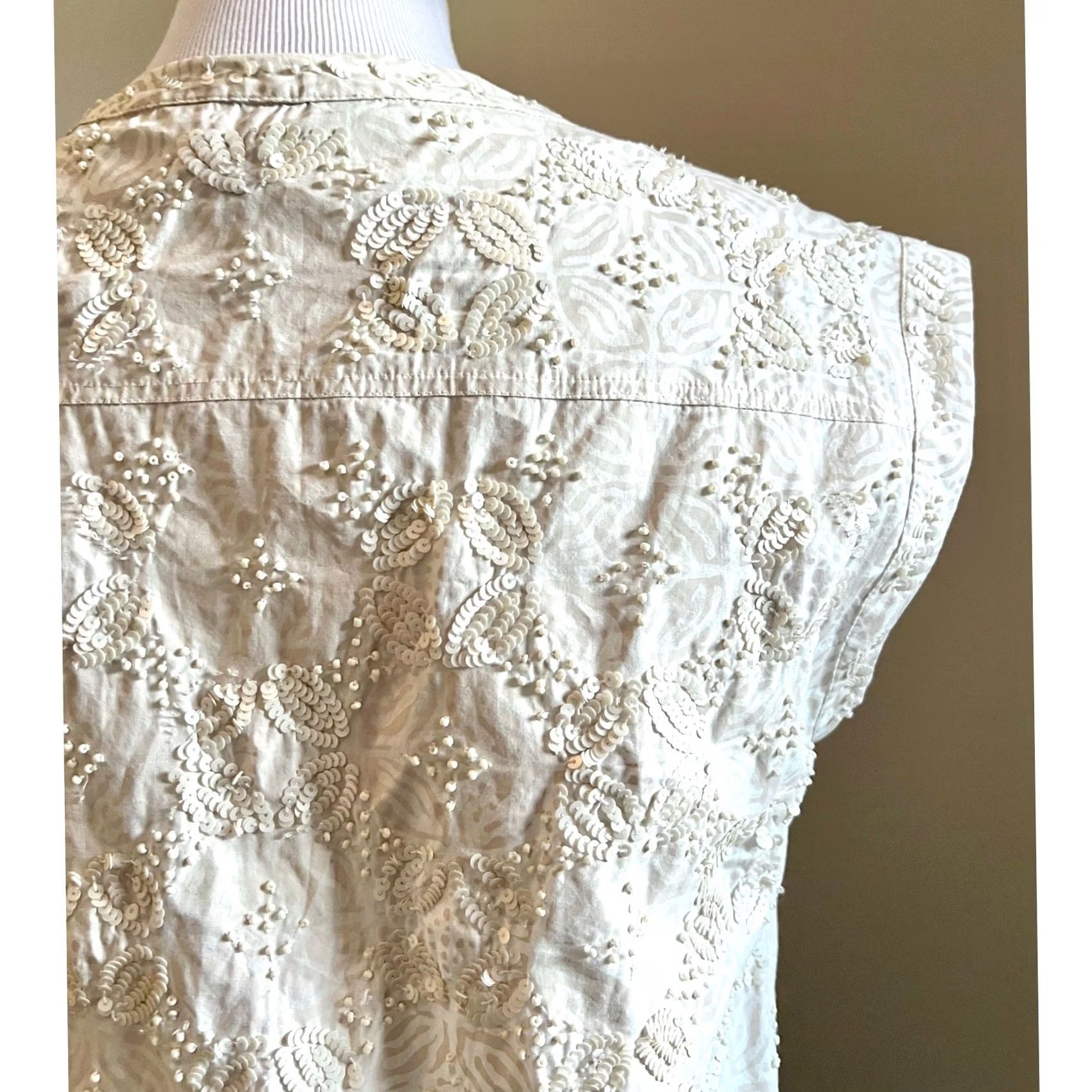 J.Crew J.Crew Blouse Women’s Beaded Sequin Top Tunic Ivory Off-White Split Neck Size 0 Womens Blouse Size XS / US 0-2 / IT 36-38 - 6 Thumbnail