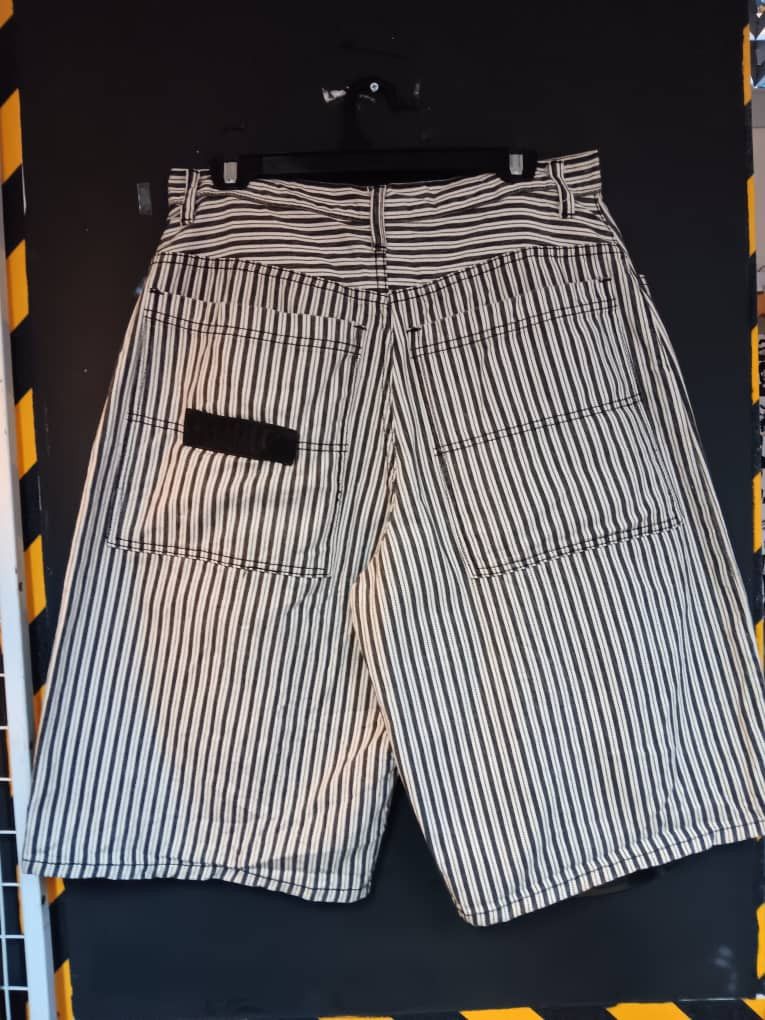 Cross Colours VINTAGE CROSS COLOURS STRIPE DENIM SHORTS HIP HOP BAGGY Size US 34 / EU 50 - 2 Thumbnail