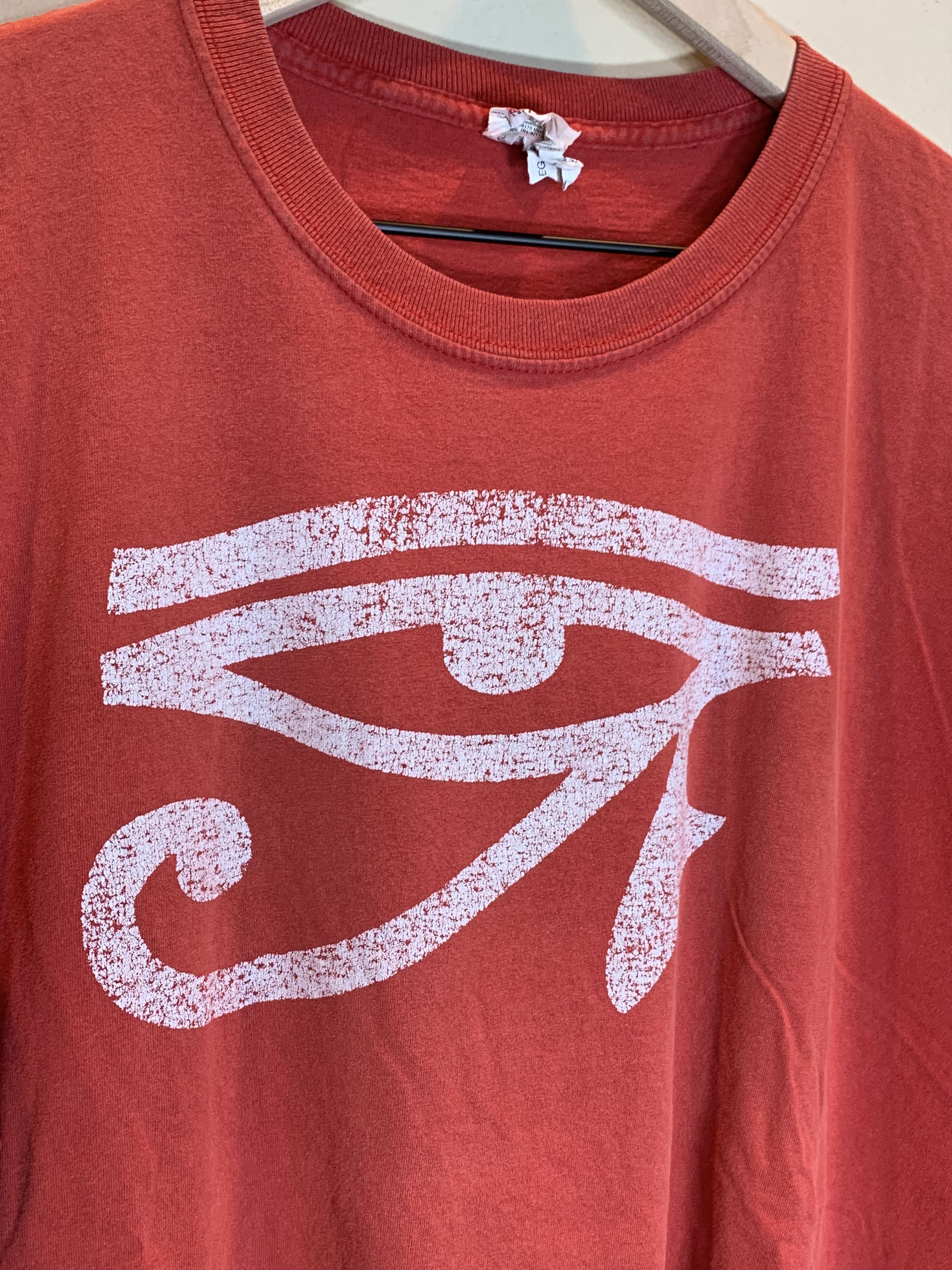 Vintage *RARE* Vintage 90’s Eye Of Horus Egypt Art Faded T-Shirt Size US XL / EU 56 / 4 - 2 Thumbnail