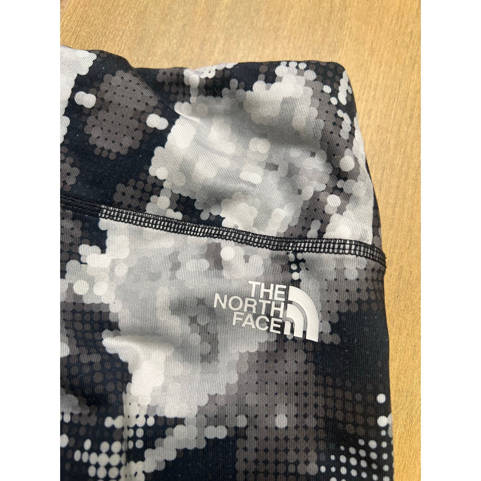 The North Face The North Face Black Abstract Pattern Womens Leggings Sz M Size 27" / US 4 / IT 40 - 7 Thumbnail