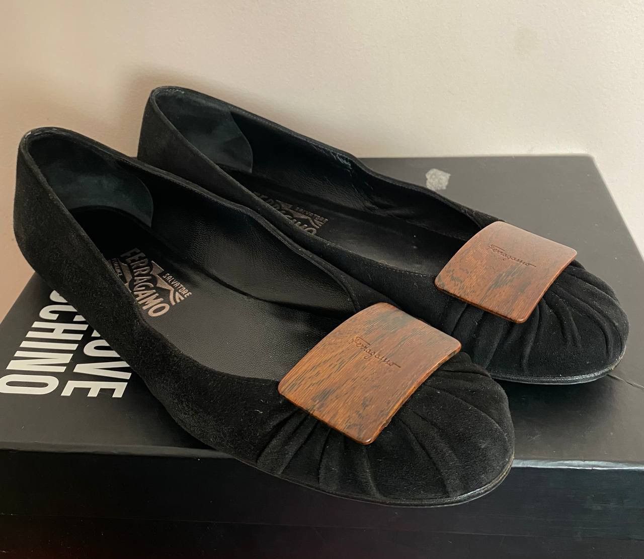 Salvatore Ferragamo VTG Salvatore Ferragamo Black Leather Round Toe Ballet Flats Size US 9.5 / IT 39.5 - 1 Thumbnail