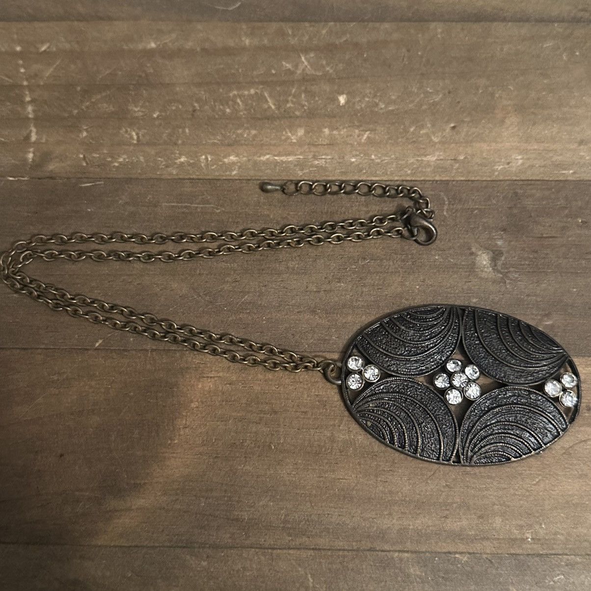 Other Bronze tone large oval pendant necklace Size ONE SIZE - 2 Thumbnail