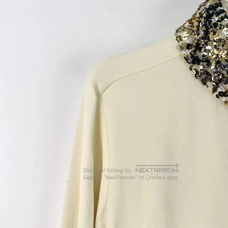 Chanel Chanel Beige Silk Blouse with Embellished Collar . Size XS / US 0-2 / IT 36-38 - 2 Thumbnail