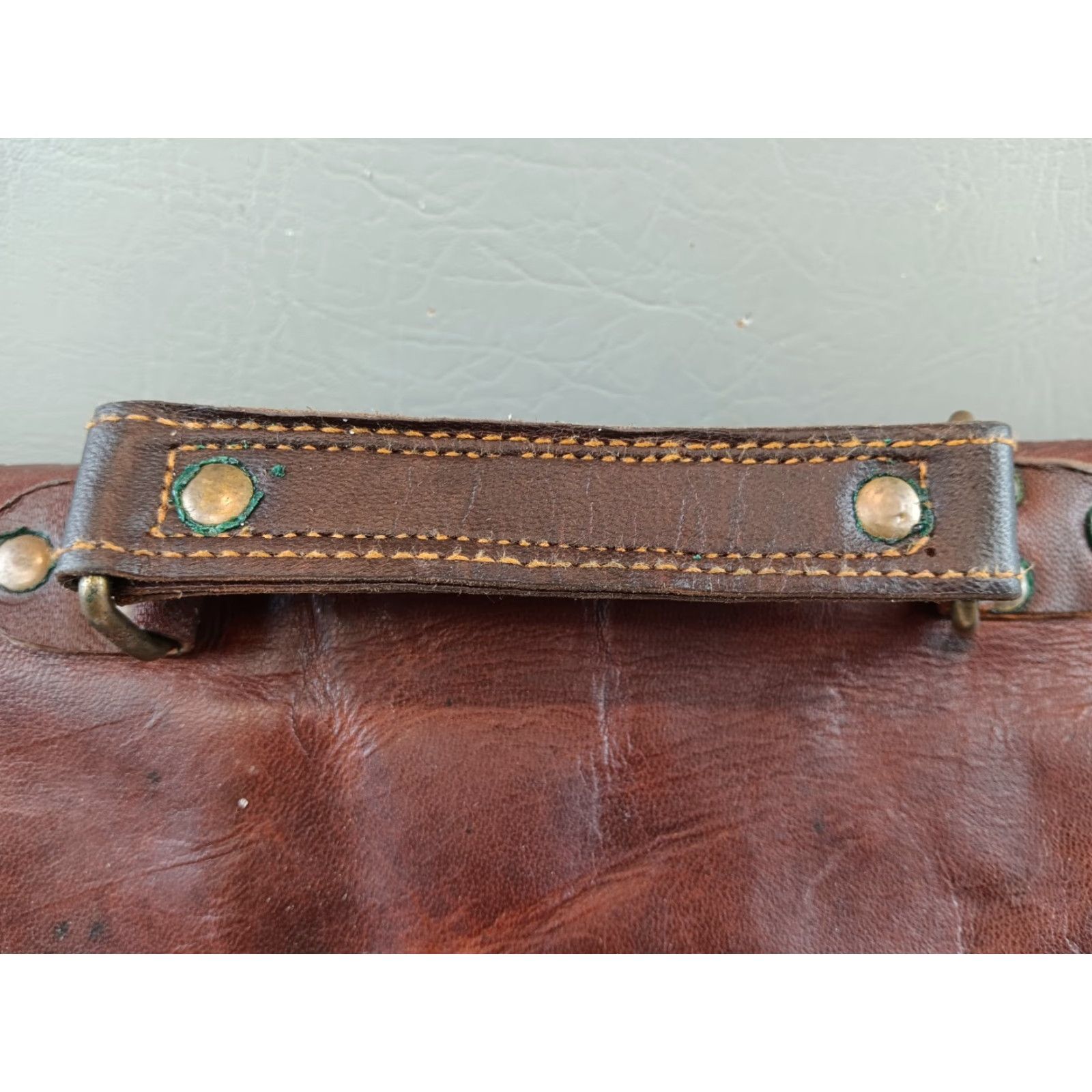 Vintage VINTAGE Handmade Leather Shoulder Bag Mens Medium Brown 90s Satchel Bag with Adjustable Strap Buckle Zip Size ONE SIZE - 7 Thumbnail