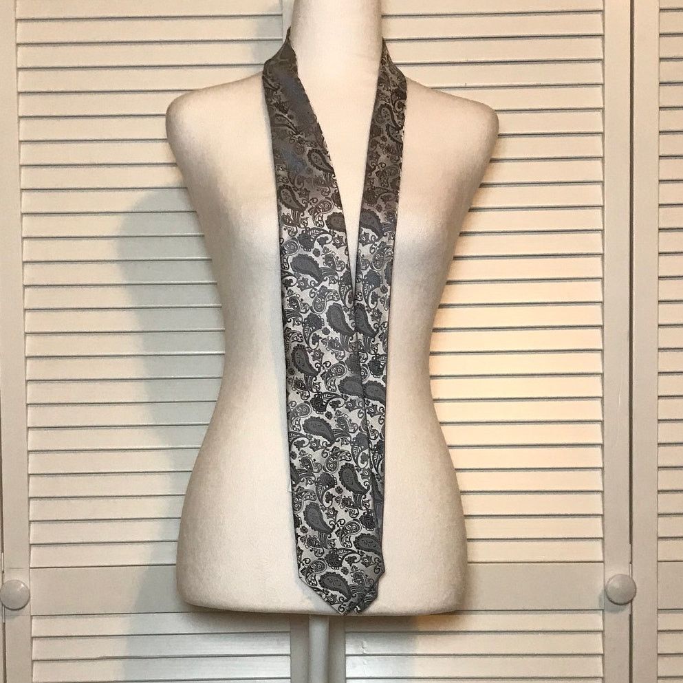 Other Kiss Ties Silver Paisley Classic Wide Necktie Size ONE SIZE - 2 Thumbnail