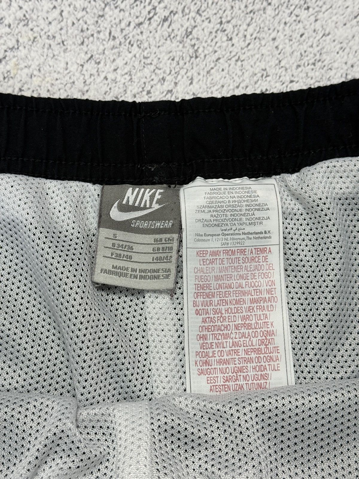 Nike OOs Nike Vintage Nylon Baggy Swoosh Parachute Pants Size US 32 / EU 48 - 8 Thumbnail