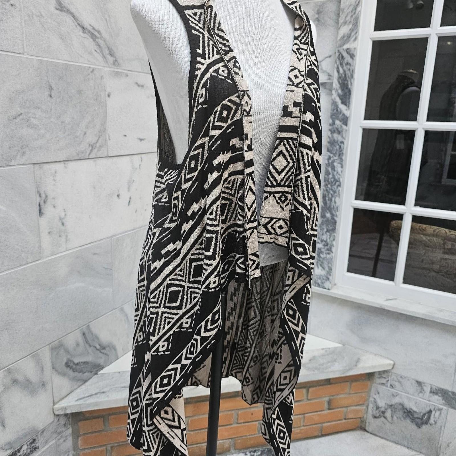 Other Women's Black and Tan NWT Knit Vest Size L / US 10 / IT 46 - 3 Thumbnail